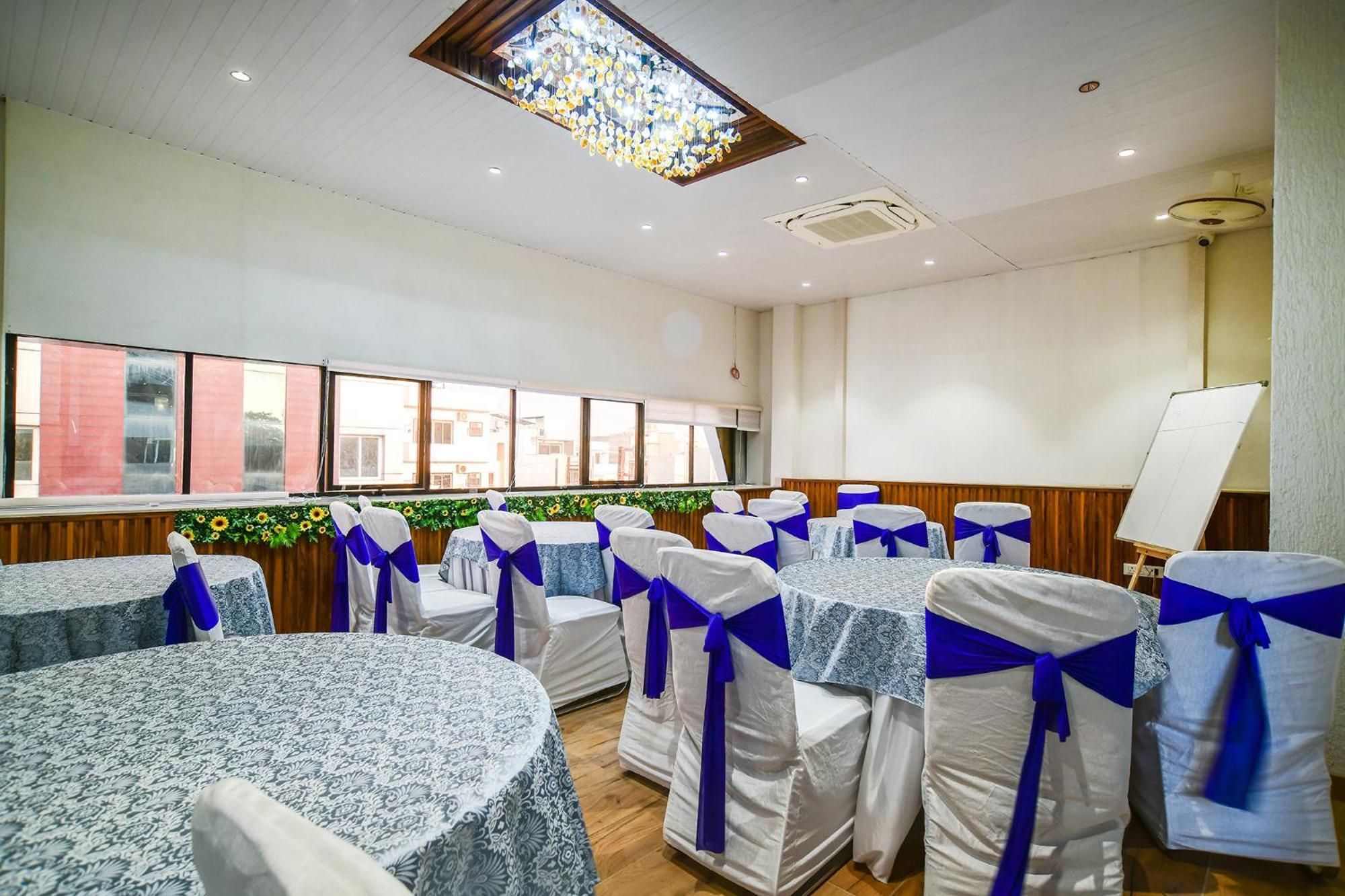 Fabhotel Awadhvue Hotel Indore