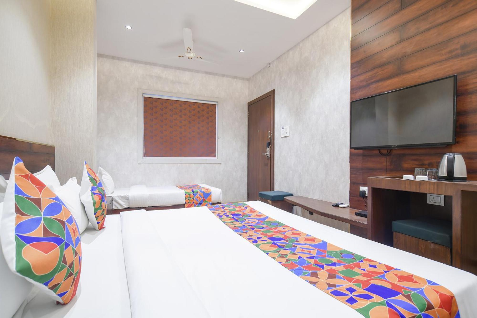 Fabhotel Awadhvue