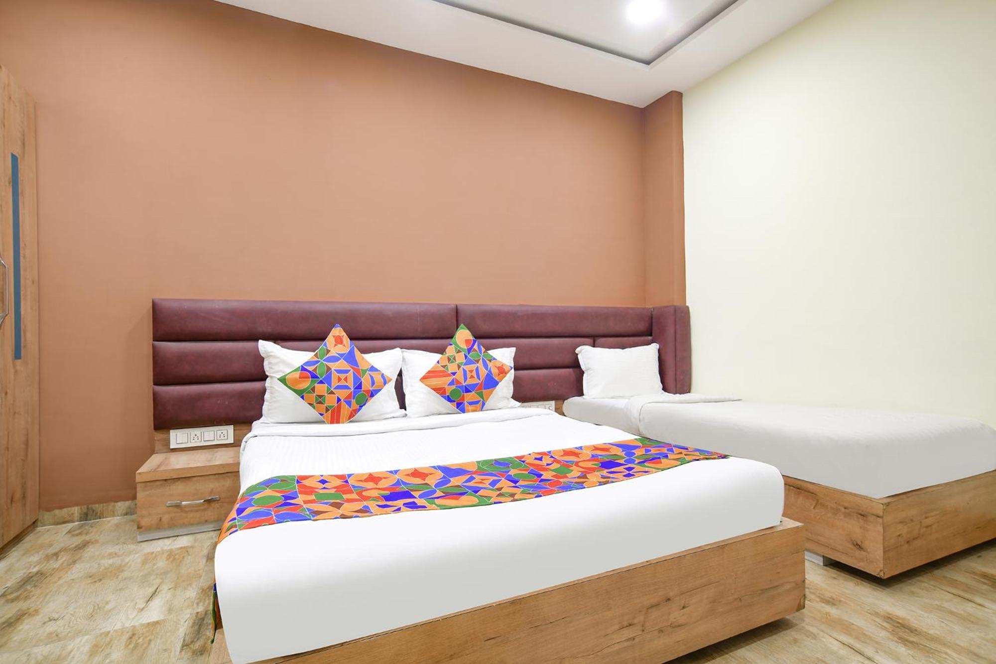 Fabhotel Ss Blue