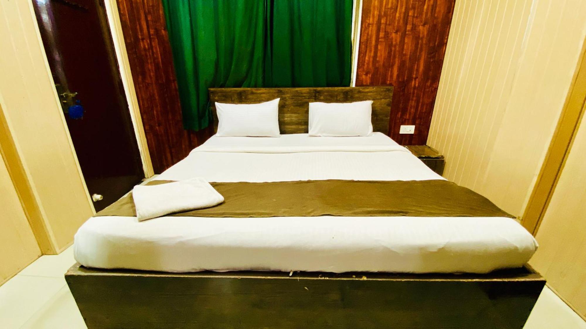 Ivanna 3* Indore