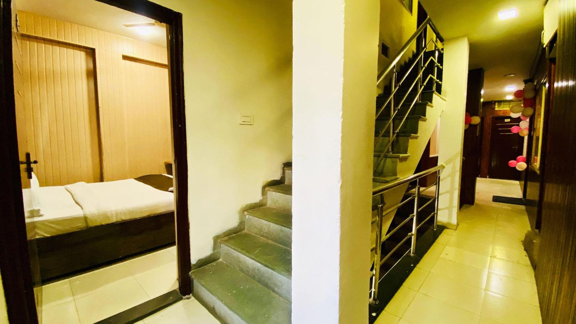 Hotel Ivanna 3*