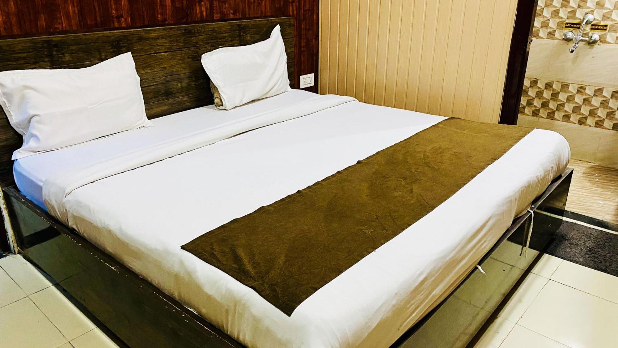 Ivanna Hotel