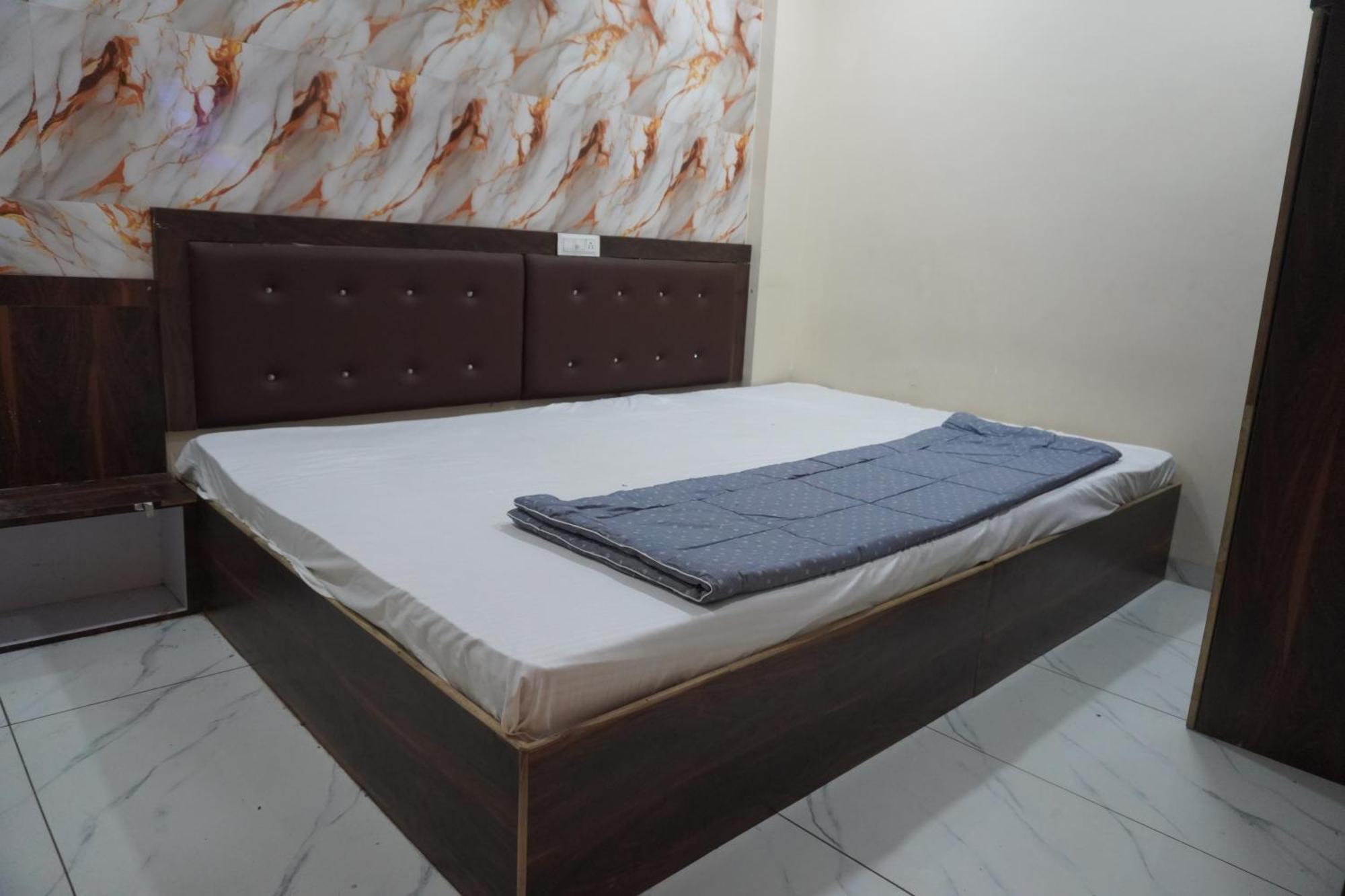 Shreenath Hotel Indore