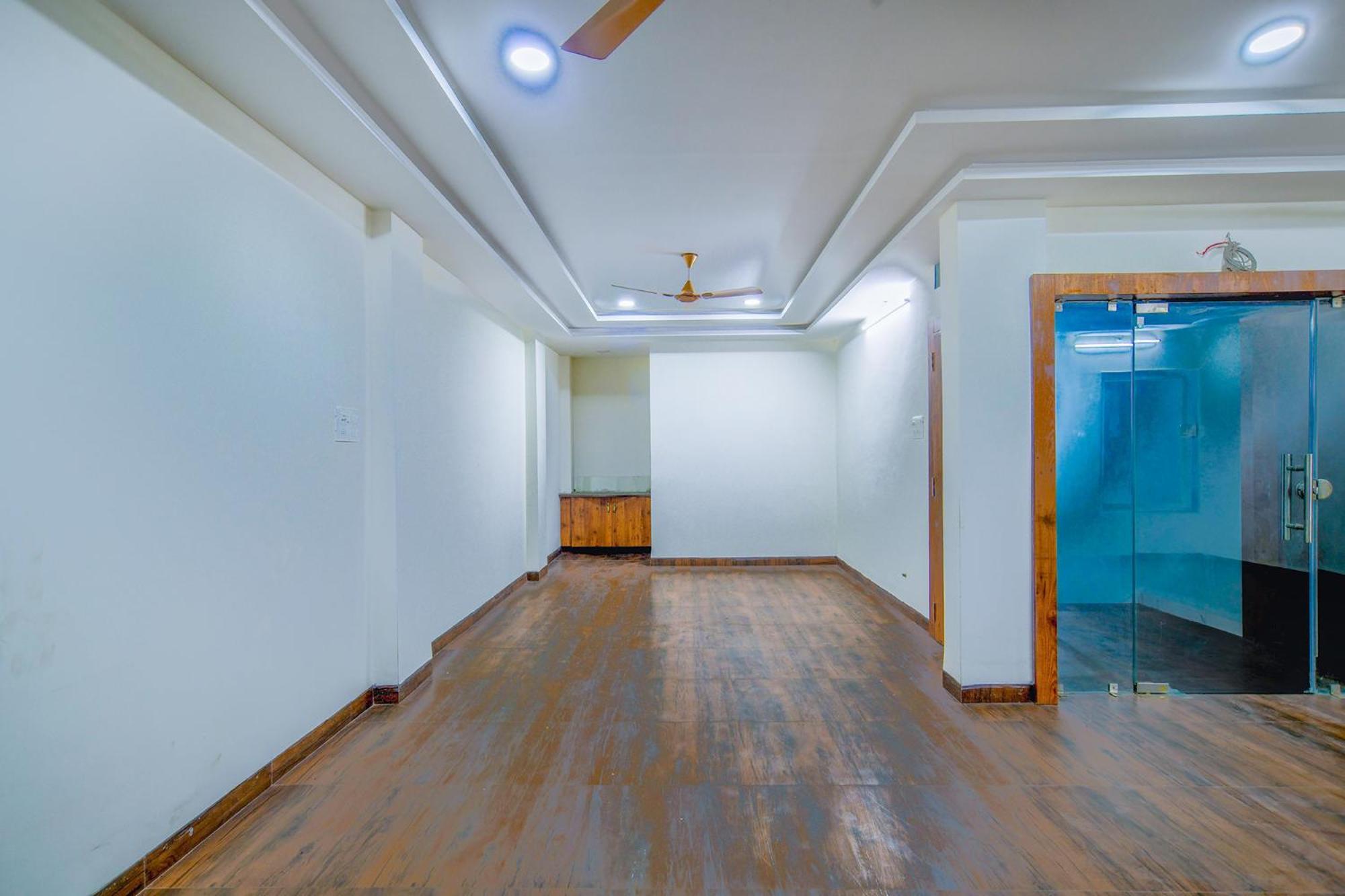 Hotel Fabexpress Regal Indore