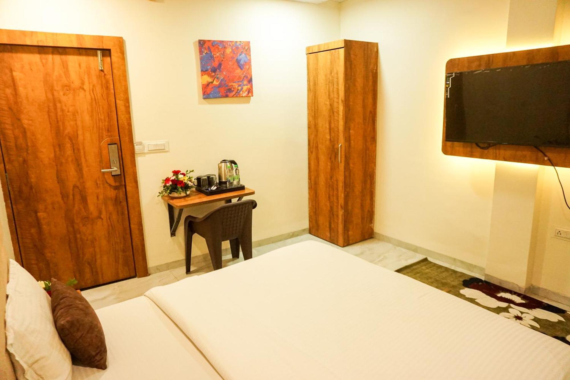The Havelock Hotel Indore