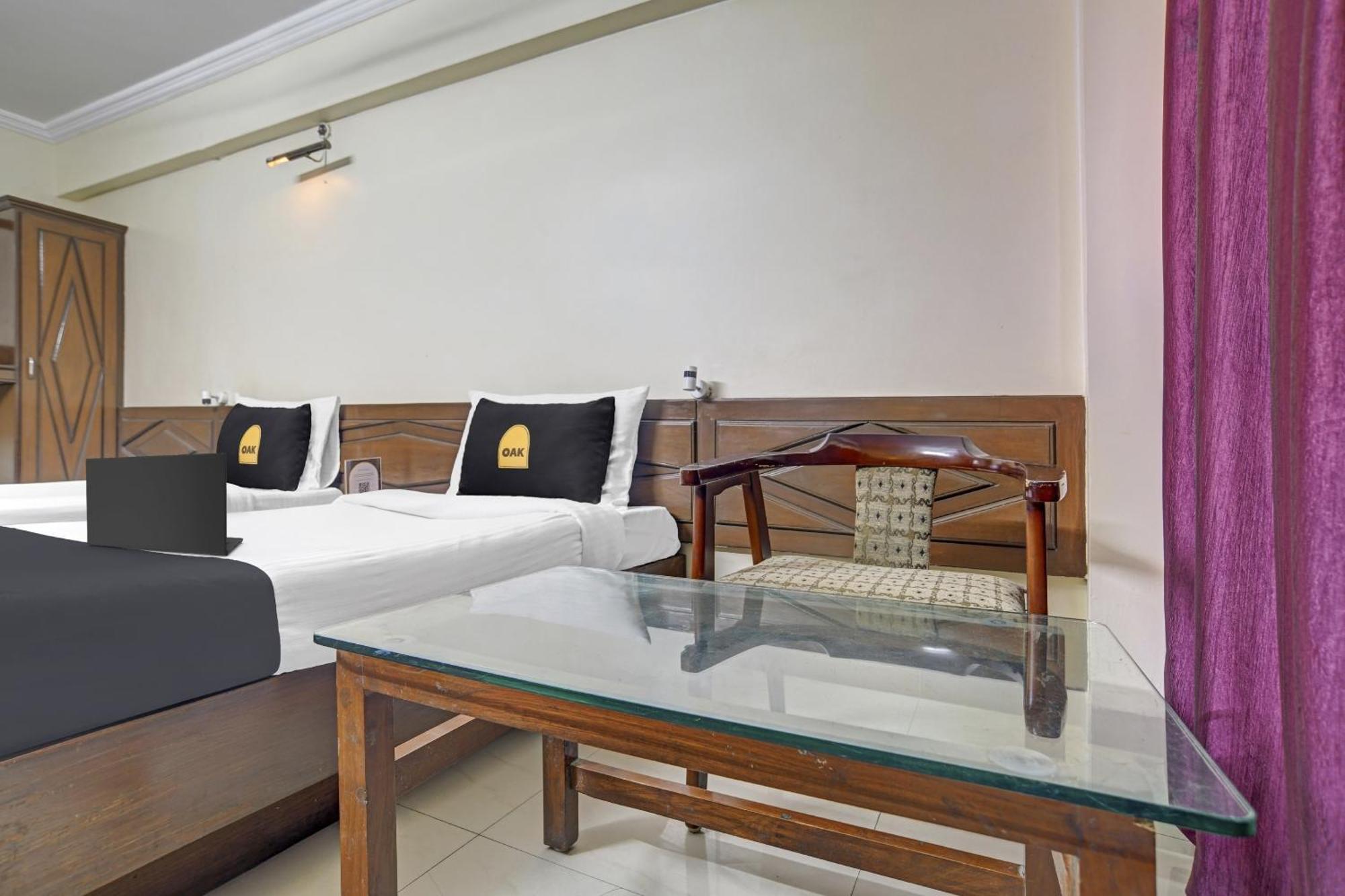 Hotel Townhouse Oak Utsav Residency