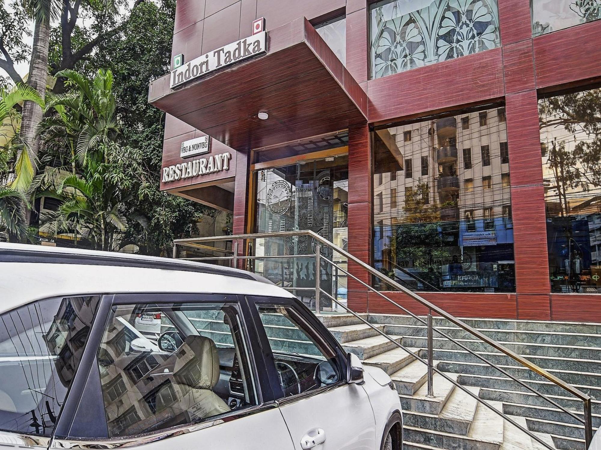 Townhouse Oak Utsav Residency Hotel