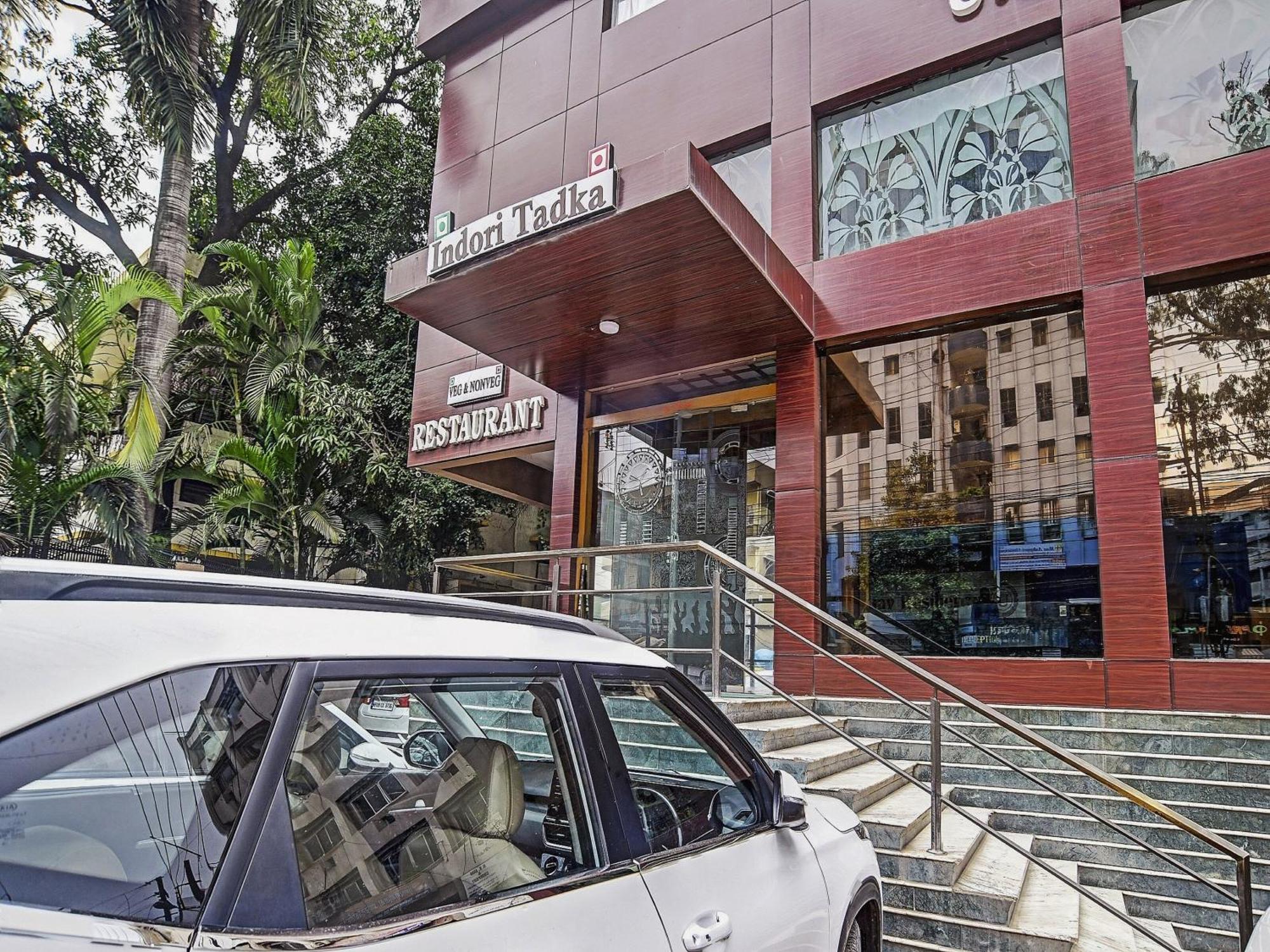 Townhouse Oak Utsav Residency Hotel