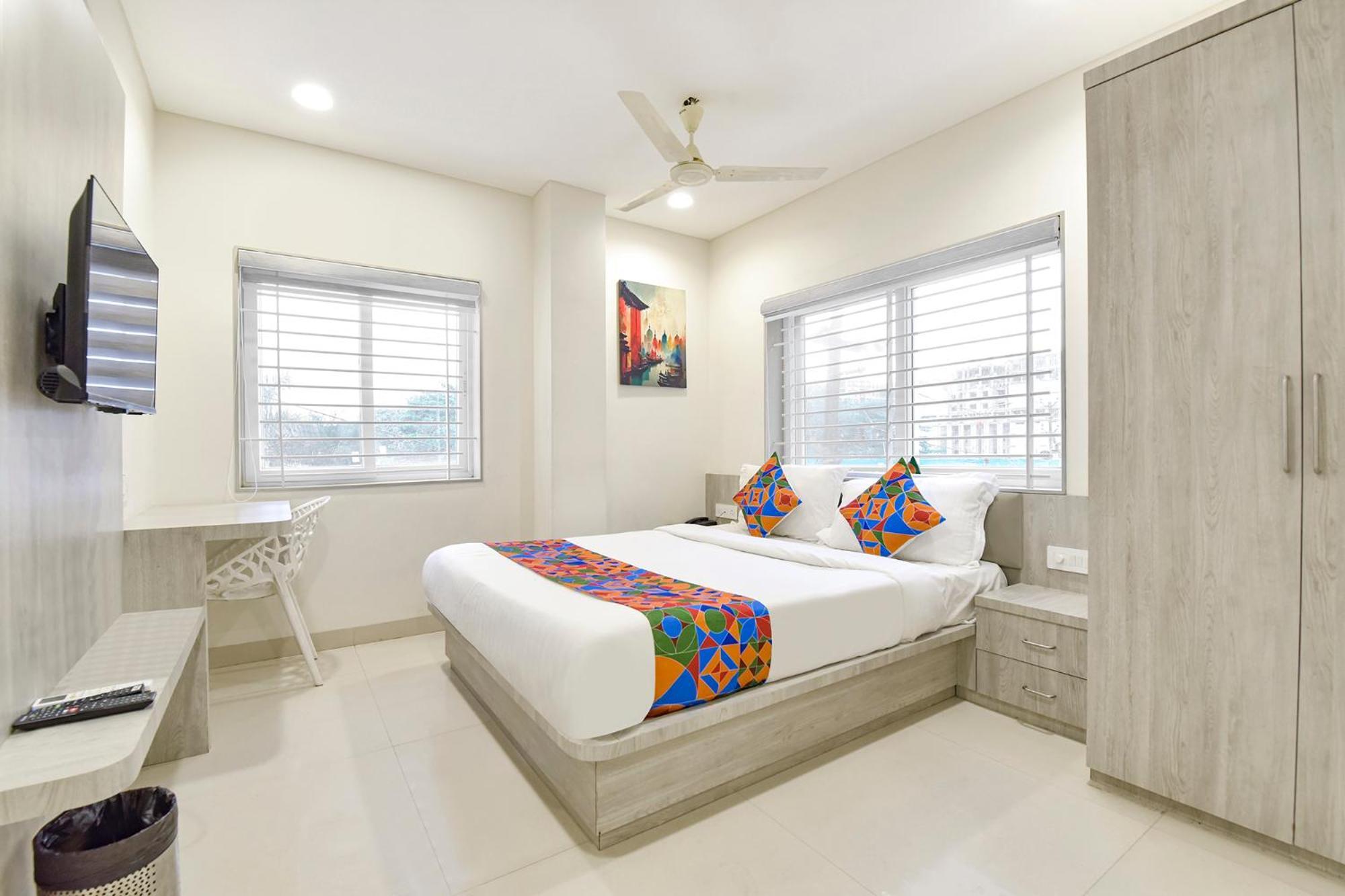 Hotel Fabhotel Rex