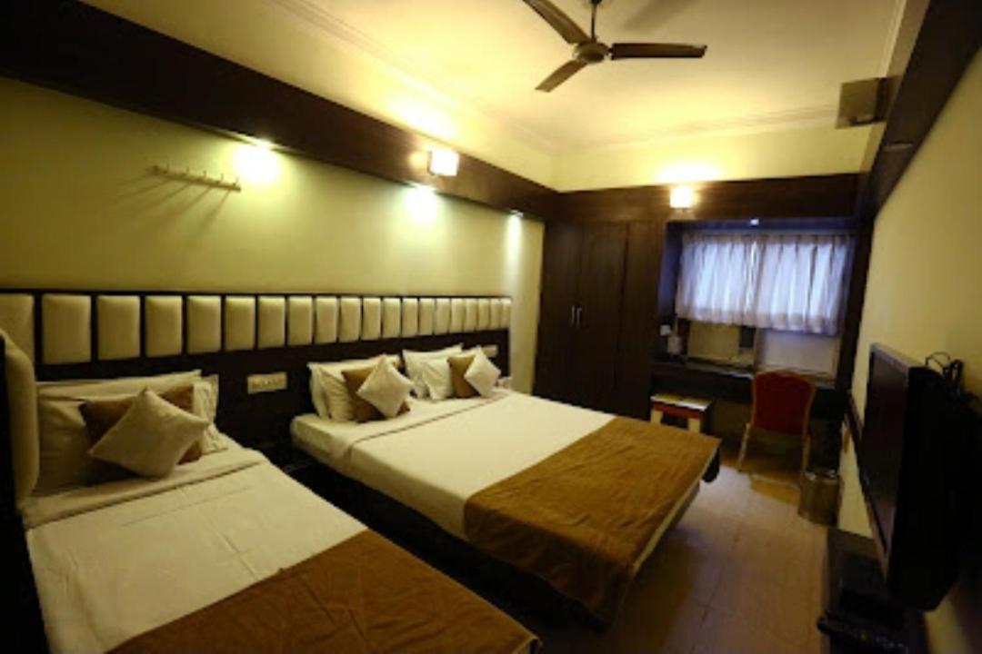 Paradise And Banquet, Indore