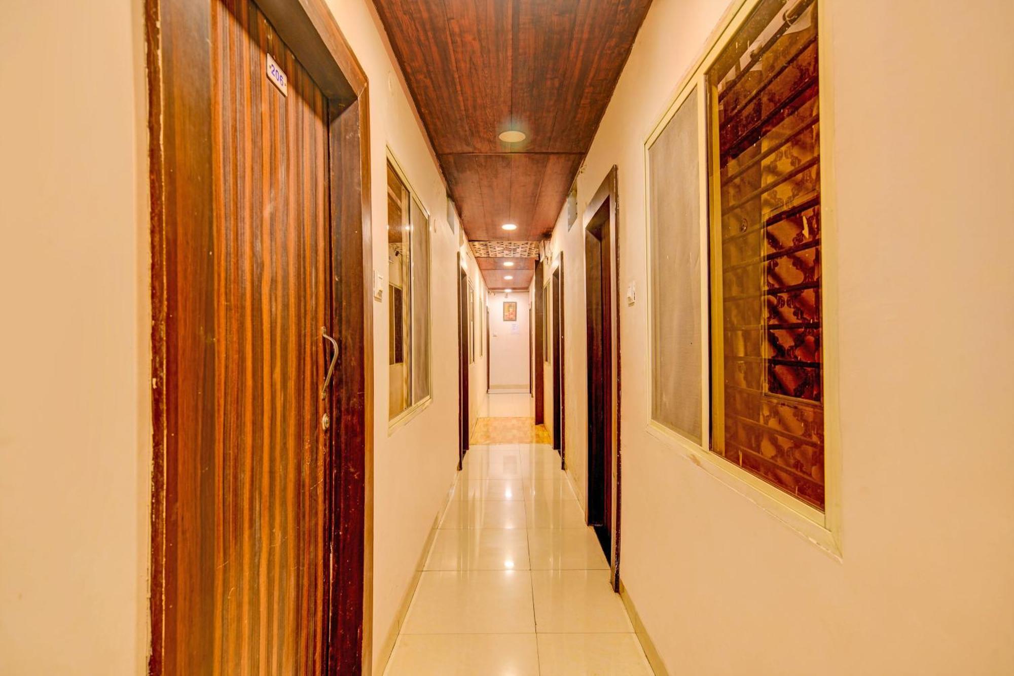 Hotel Collection O Ring Road Bhawarkua Indore