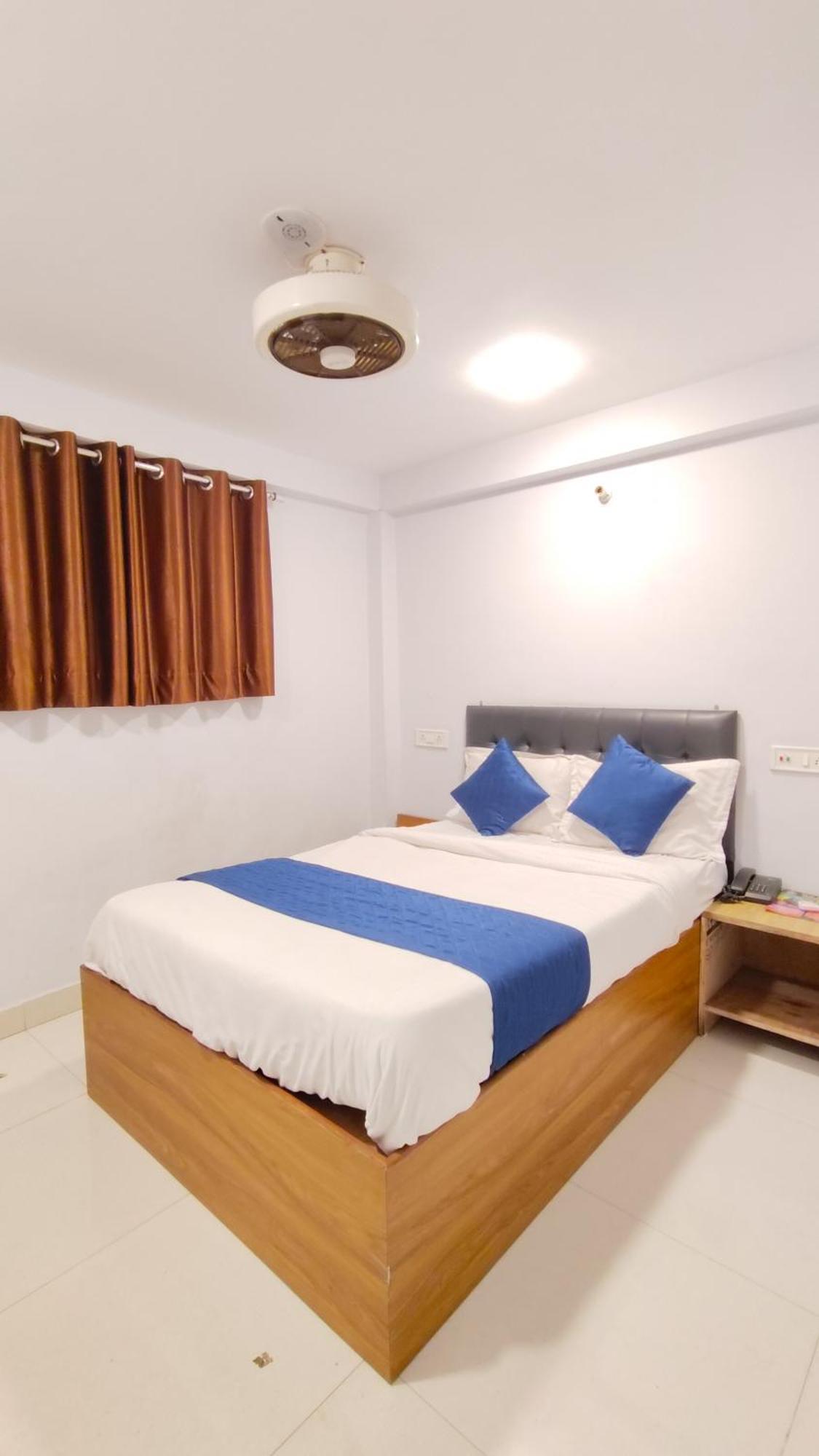 Relax Hotel Indore