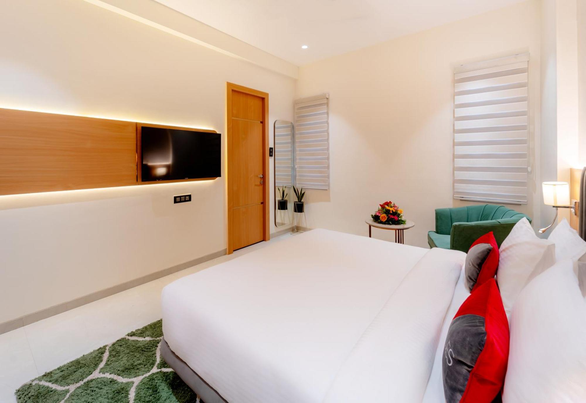 Playsales Scarlet Vijay Nagar Hotel 3*