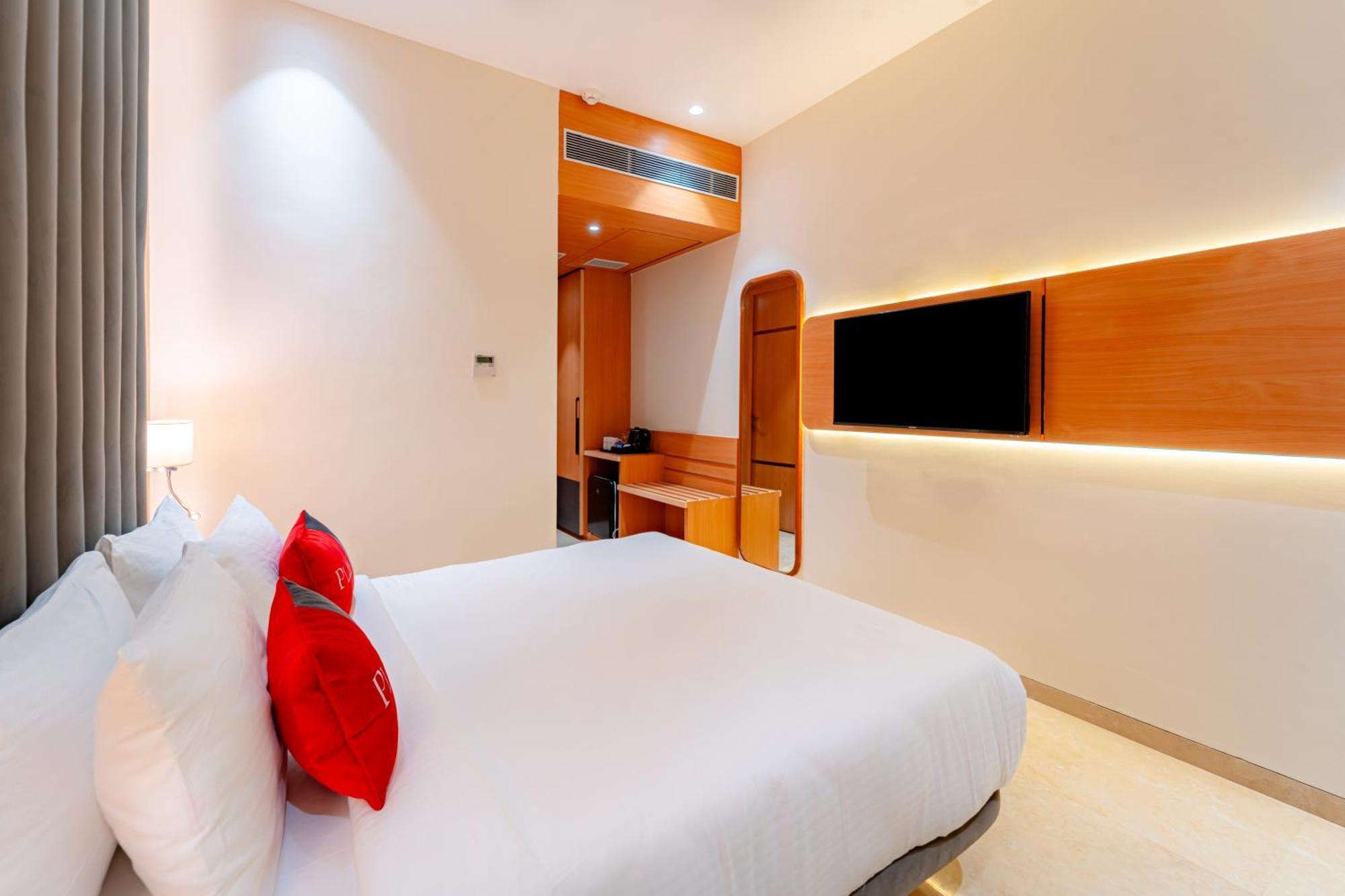 Playsales Scarlet Vijay Nagar Hotel
