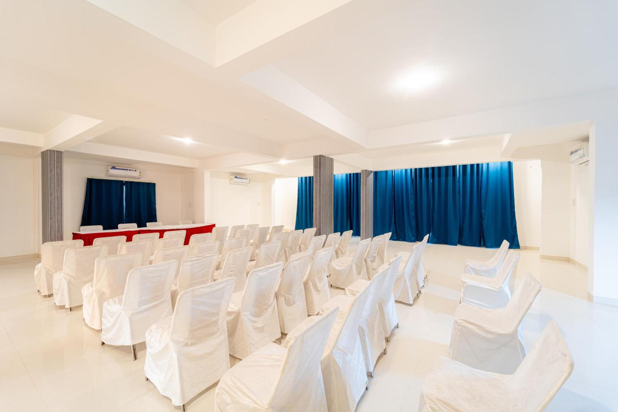 Treebo Pure Earth Stay, Vijay Nagar Hotel