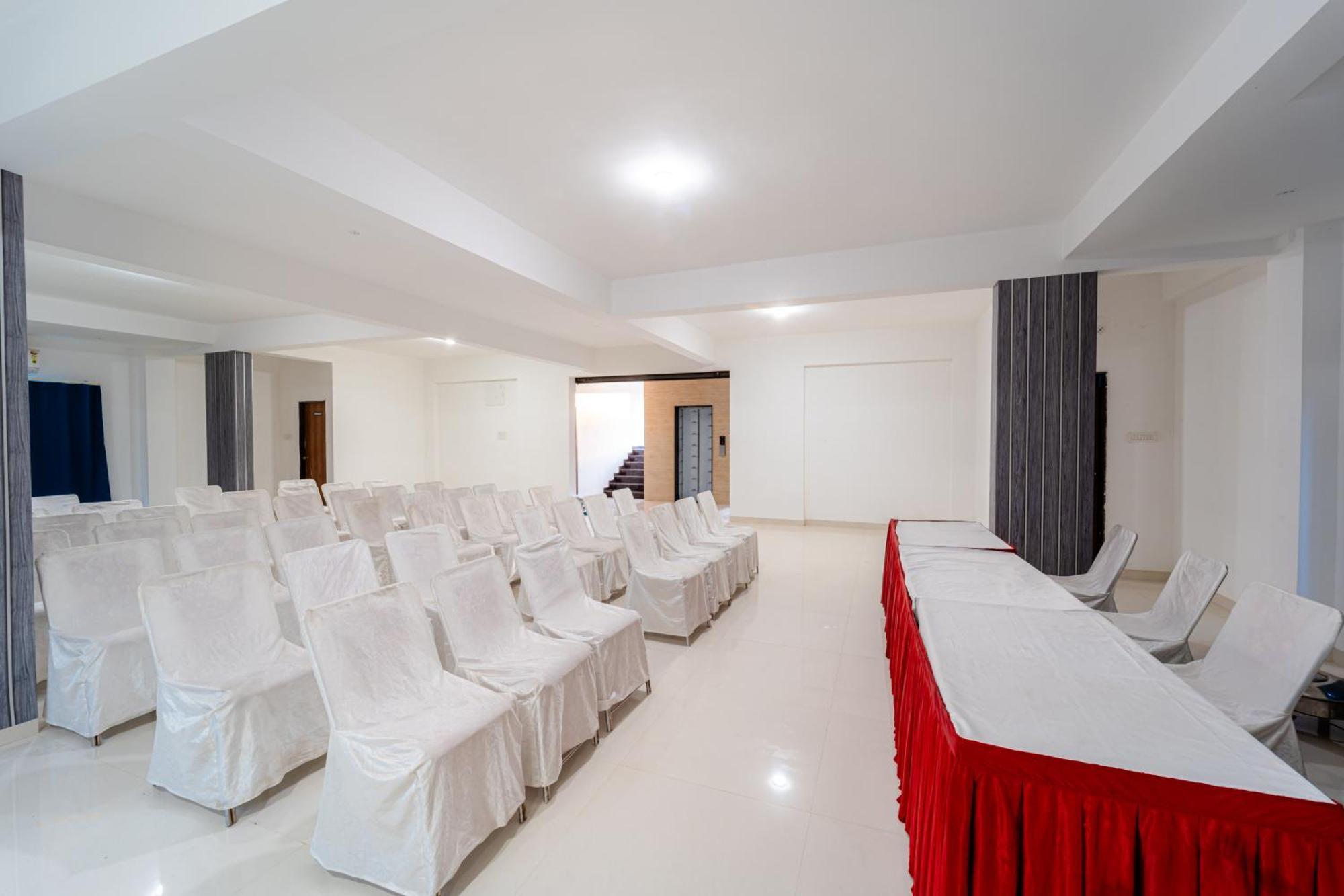 Hotel Treebo Pure Earth Stay, Vijay Nagar