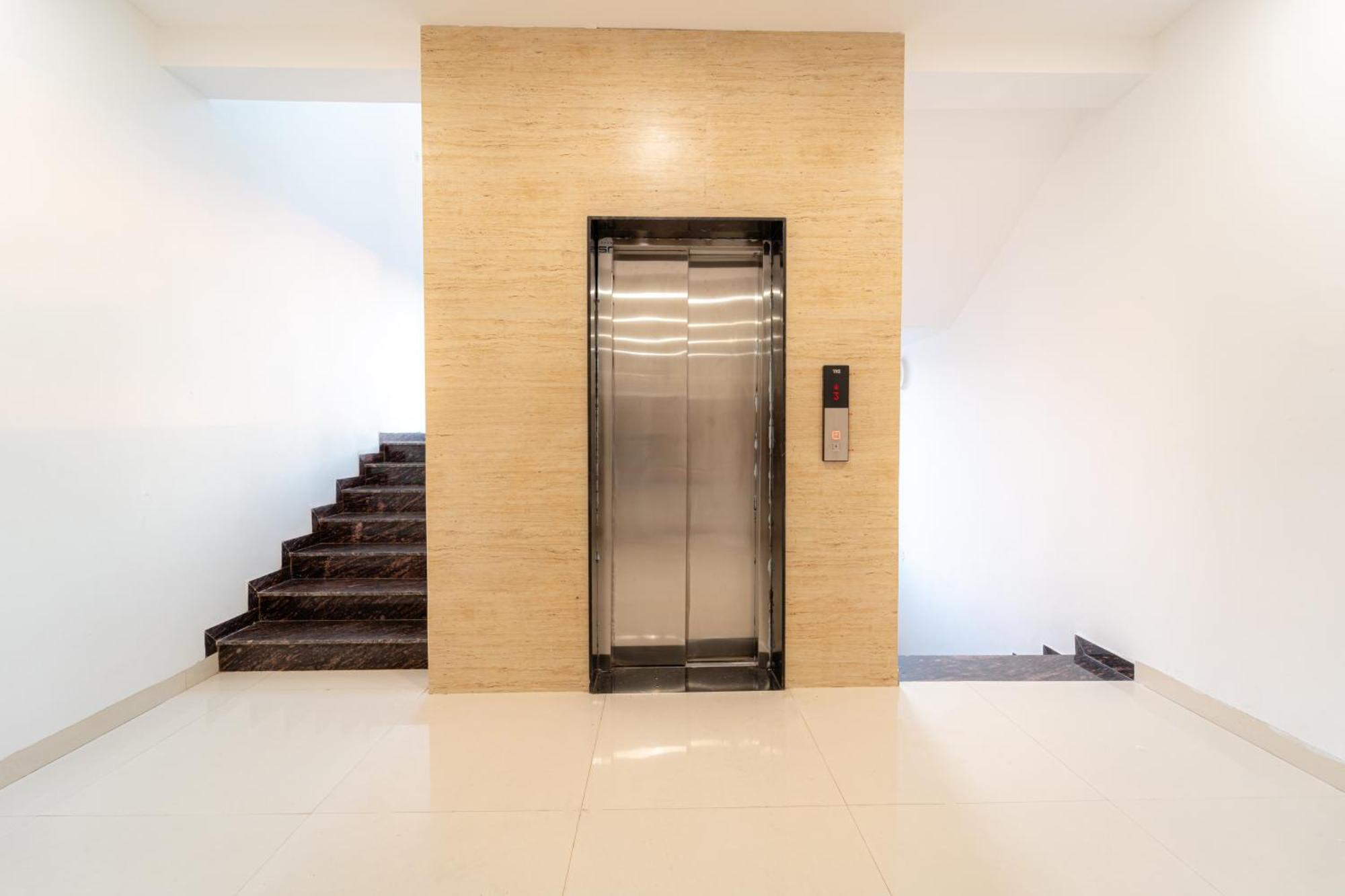 Treebo Pure Earth Stay, Vijay Nagar Hotel