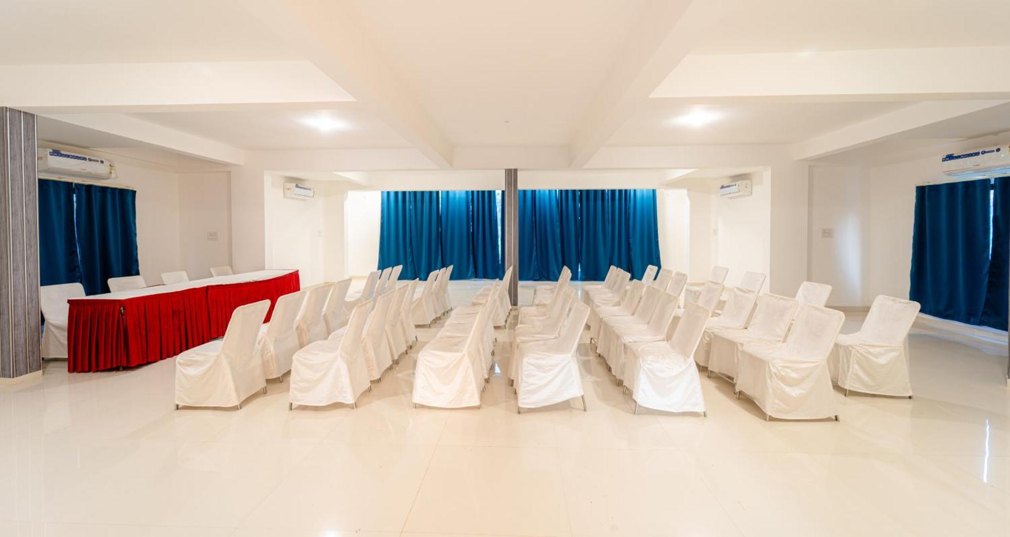 Treebo Pure Earth Stay, Vijay Nagar Hotel Indore