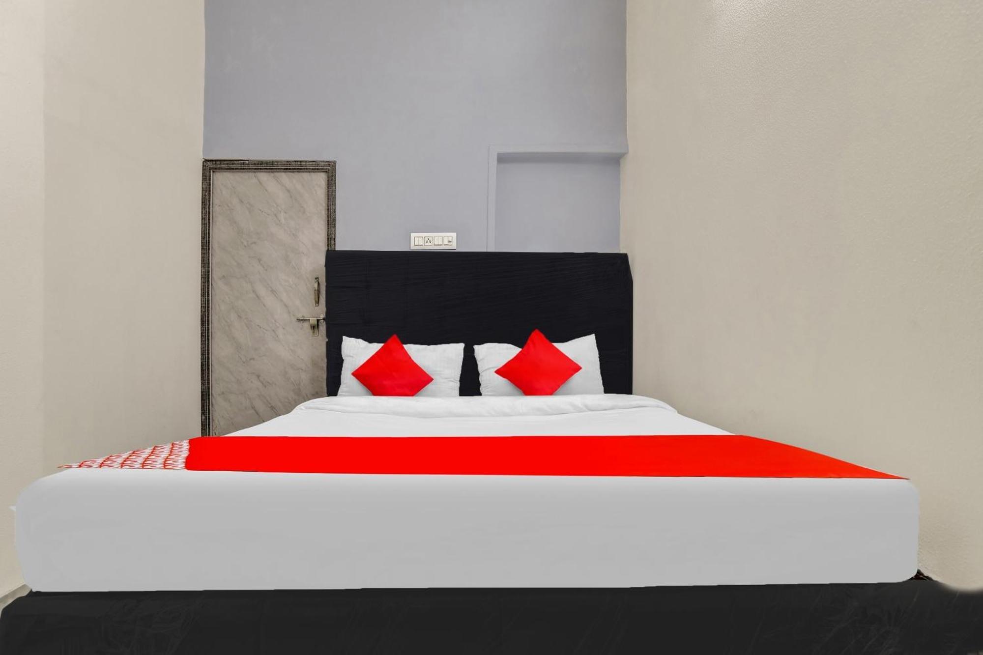 O Queen's Cafe Hotel