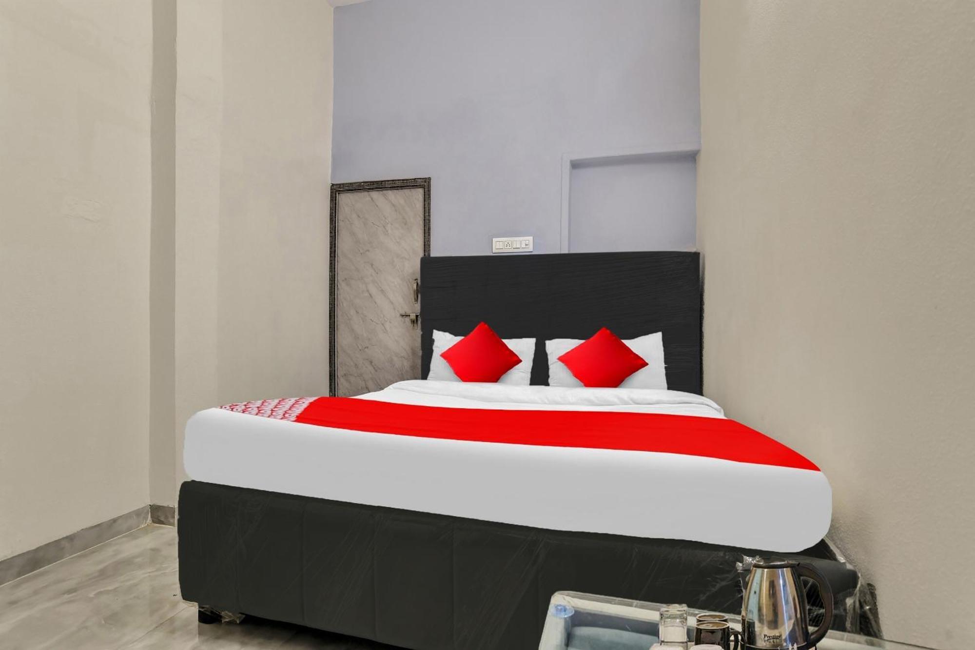 Hotel O Queen's Cafe Indore