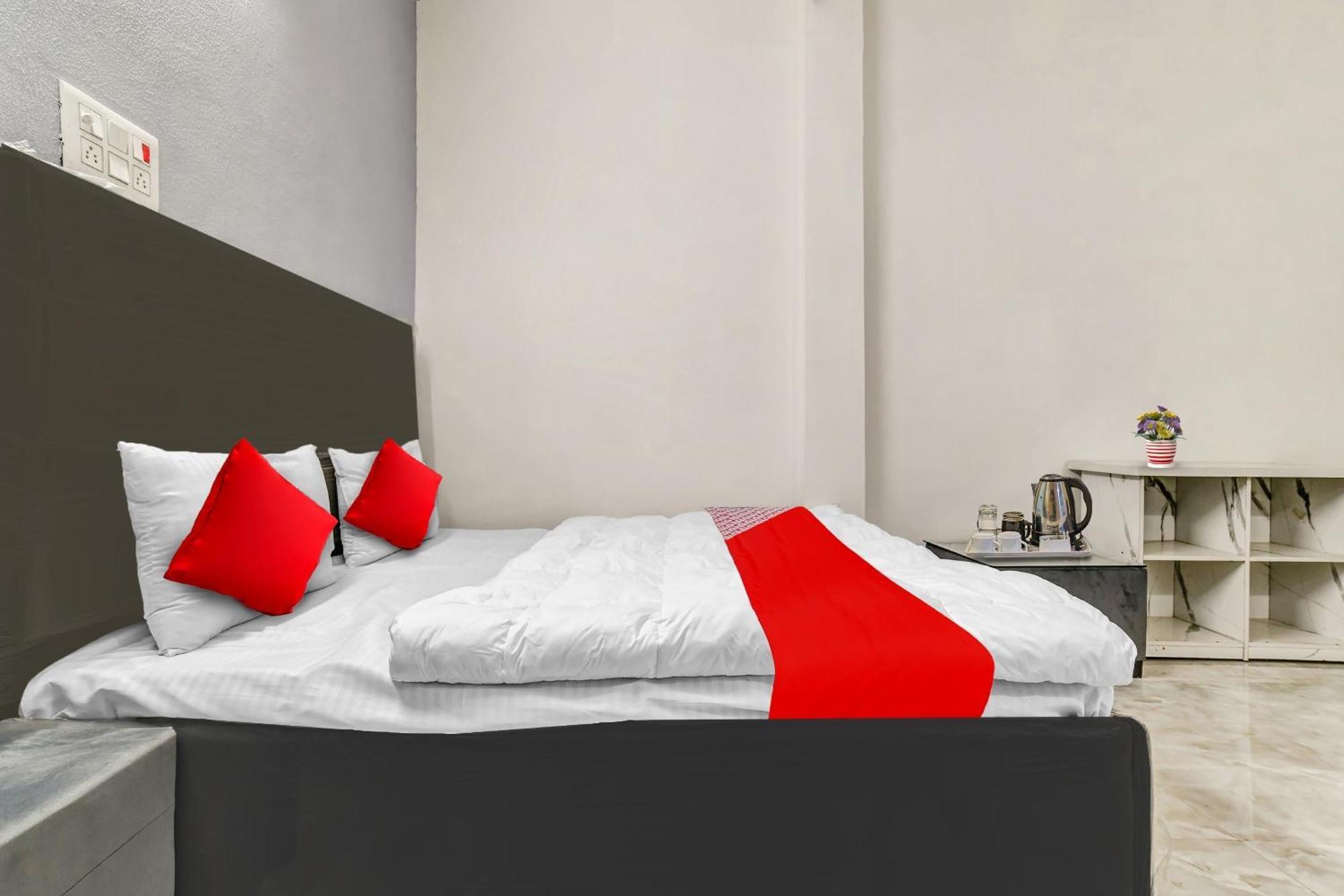 O Queen's Cafe Hotel 3*