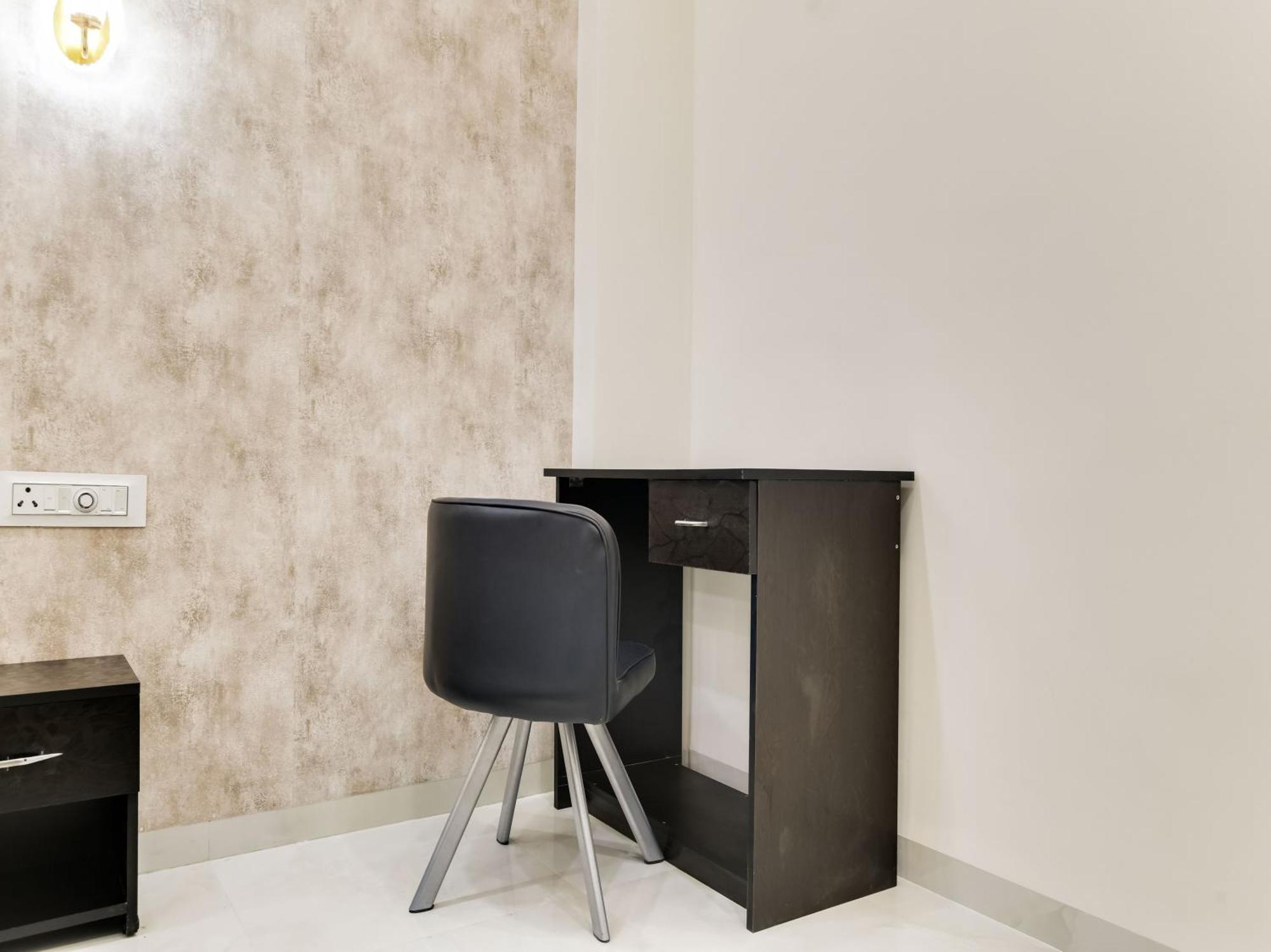 Super Collection O Iconic Hotel 4*