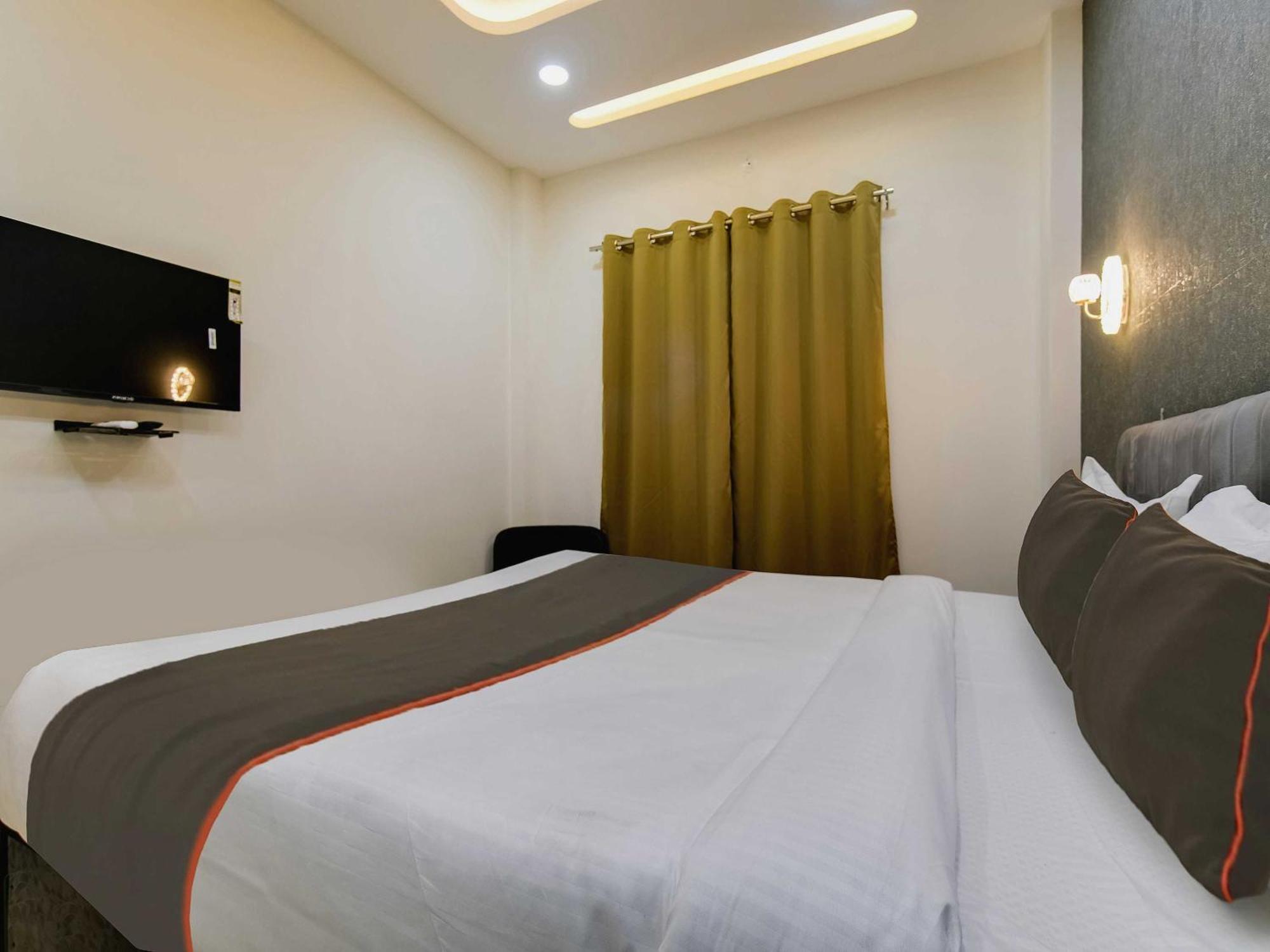 Super Collection O Iconic Hotel Indore