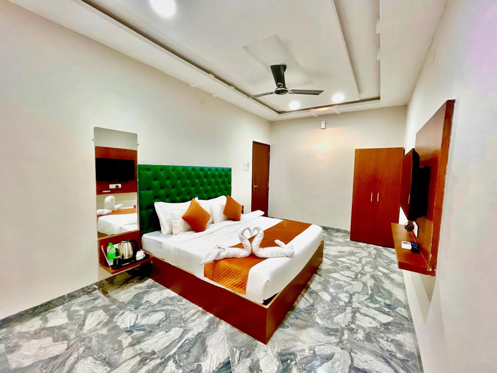 O Kamari Indore