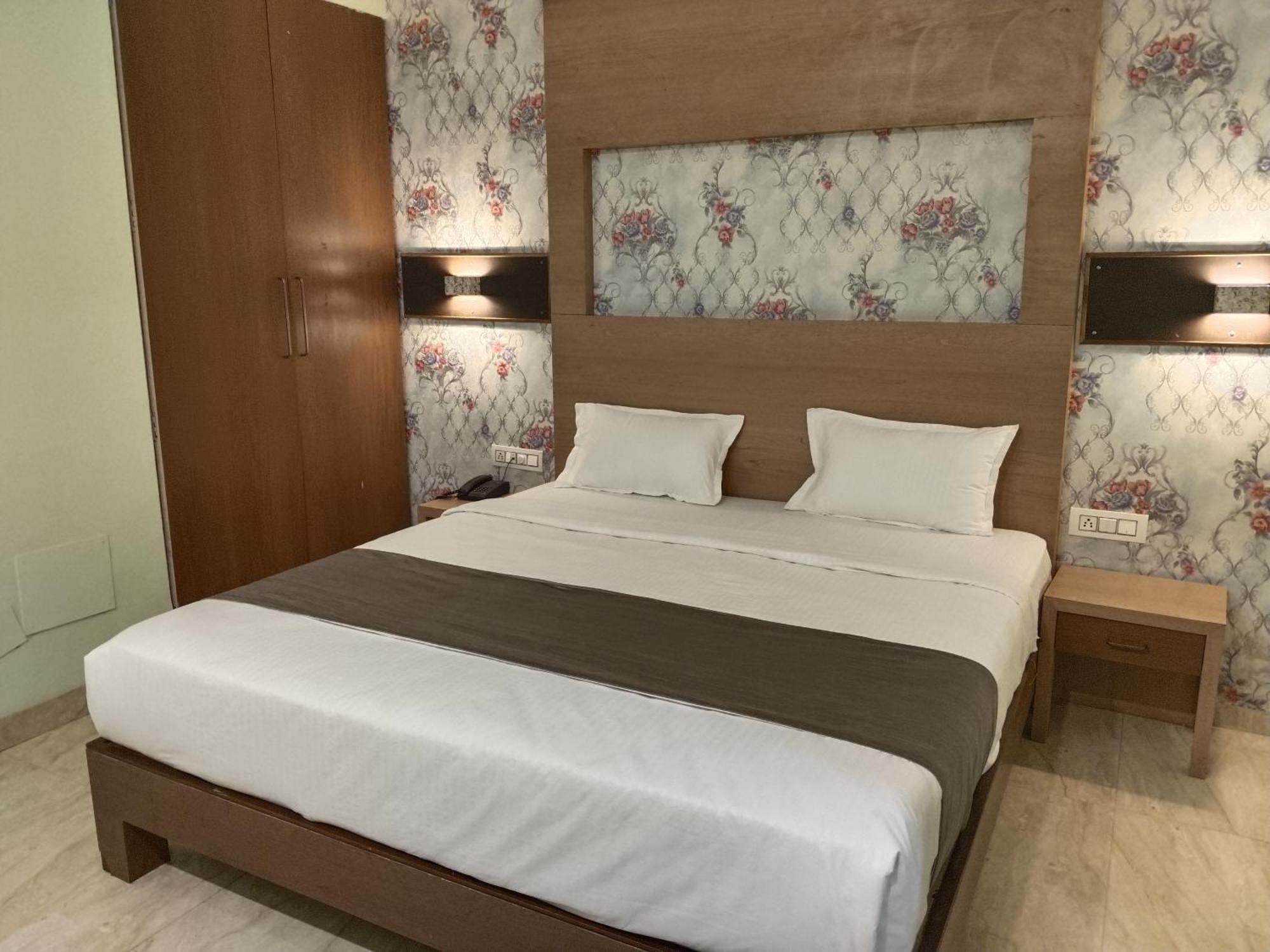Hotel Shiv Chhaya 3*