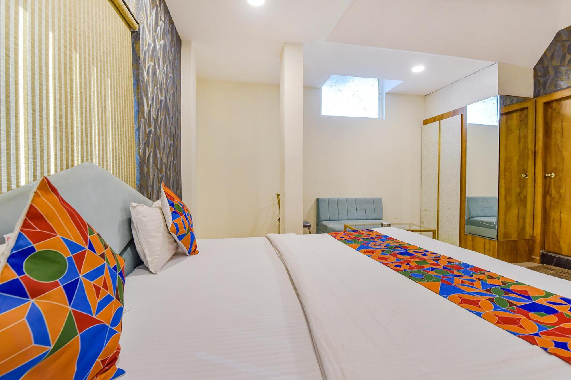 Hotel Fabhotel Signor Indore