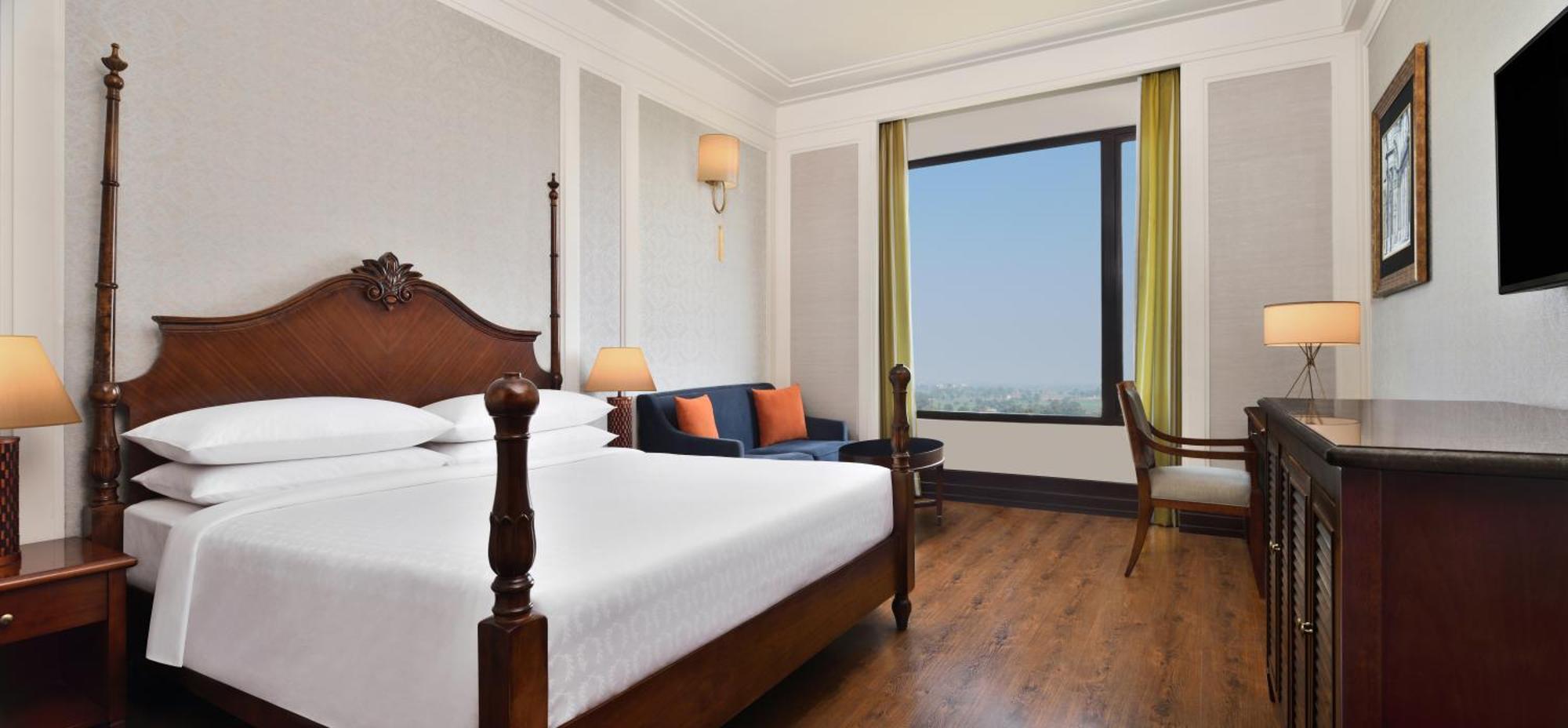 Sheraton Grand Palace Hotel 5*