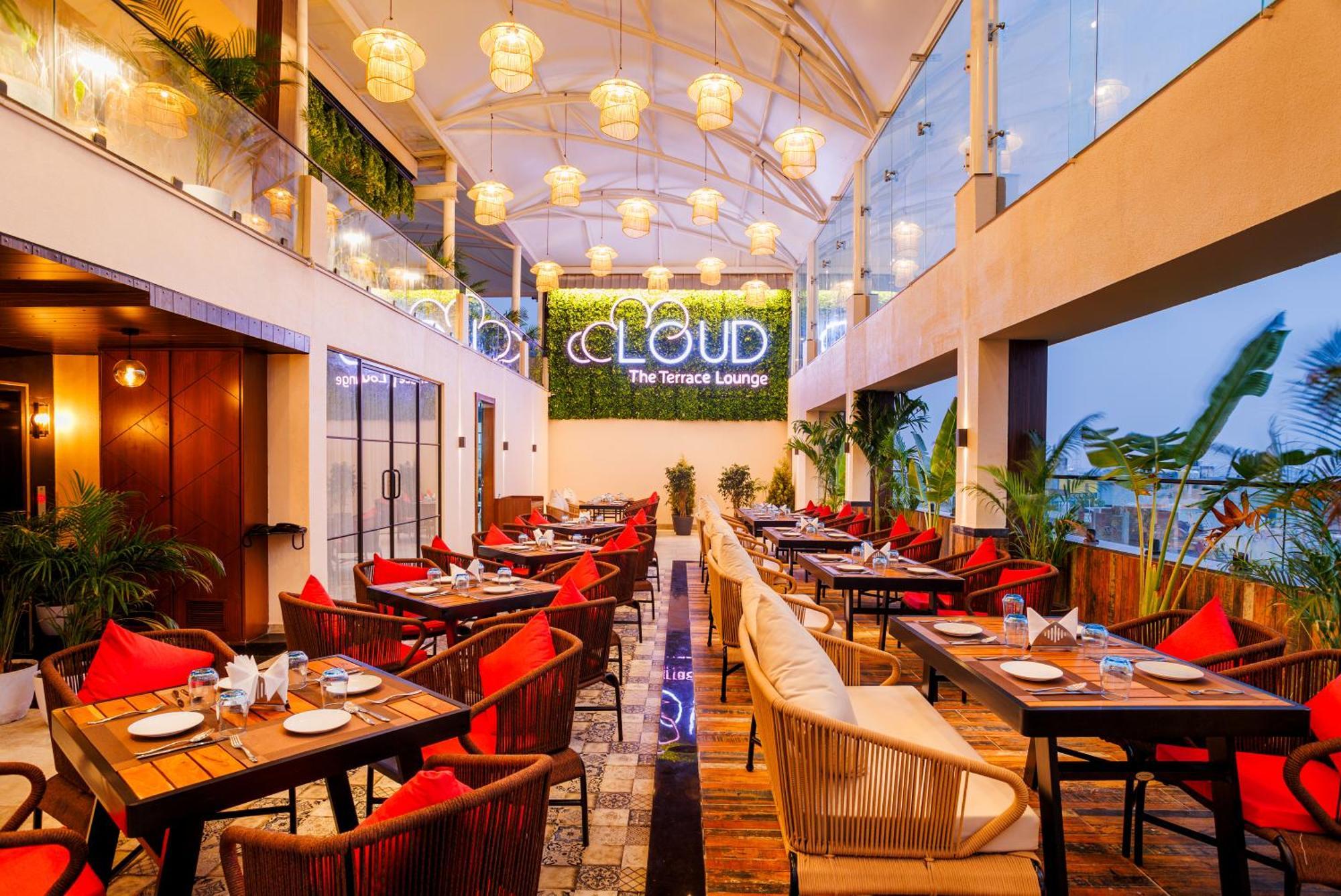 Hotel Golden Aura Indore