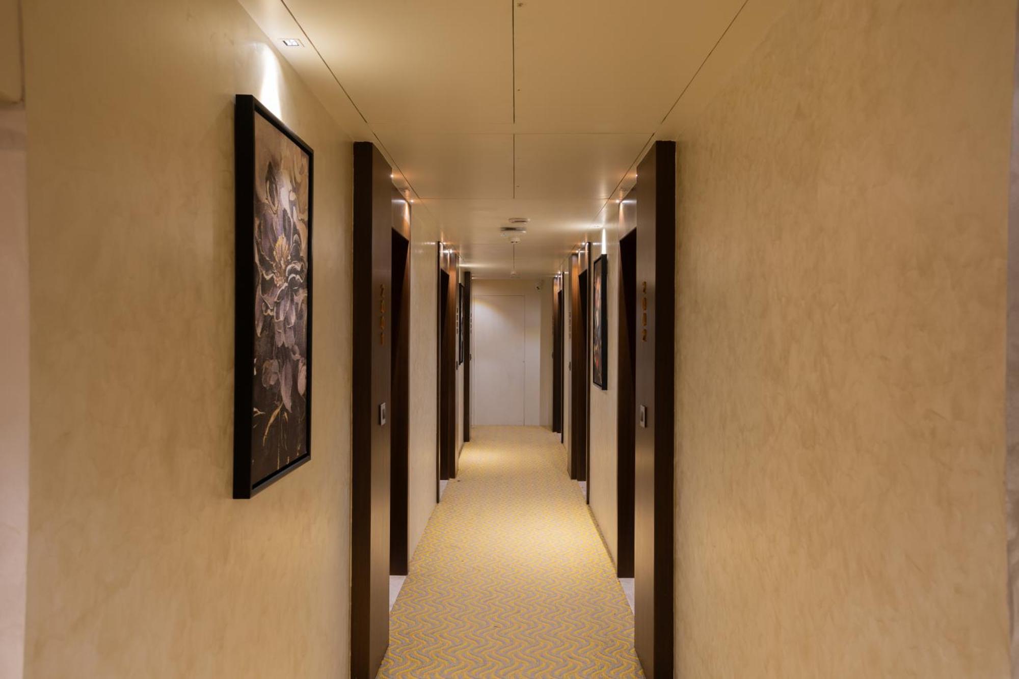 Golden Aura Hotel 4*