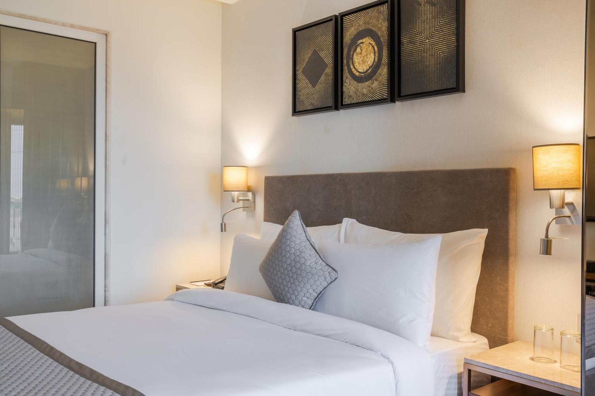 Golden Aura Hotel 4*