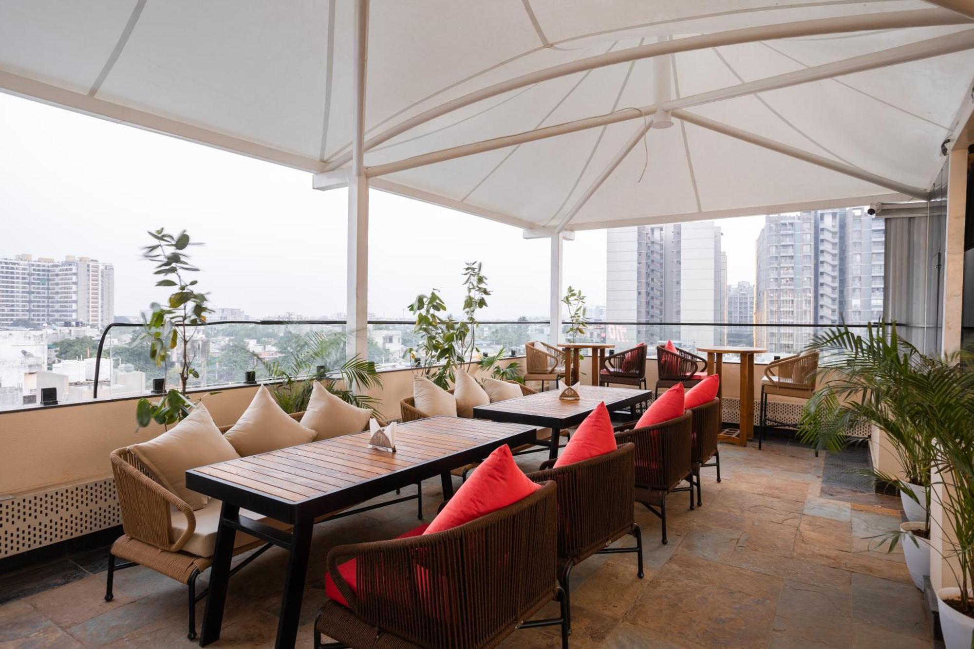 Golden Aura 4* Indore