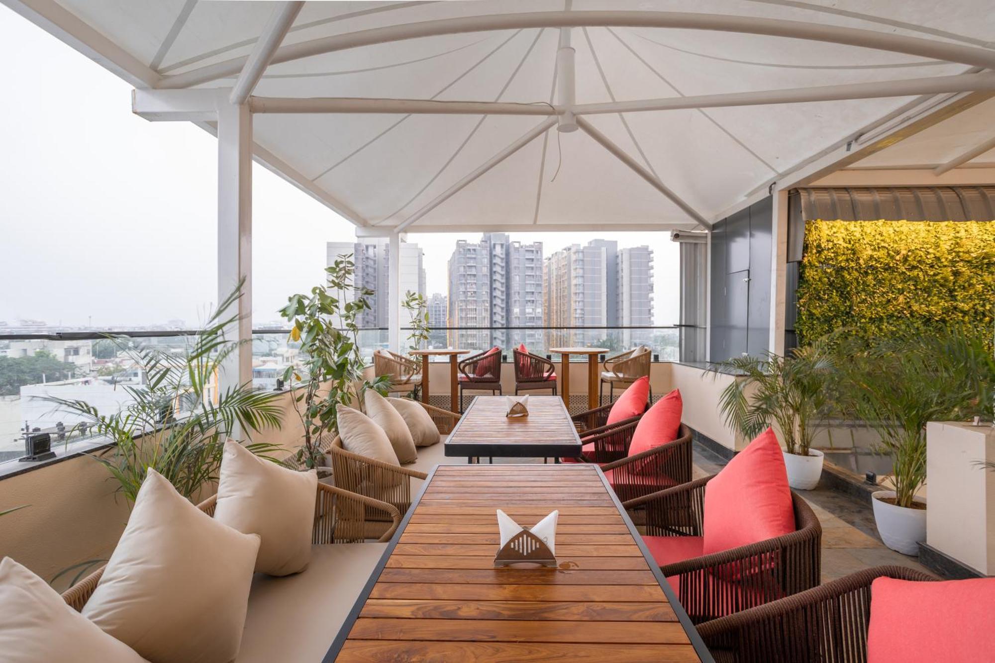 Golden Aura Hotel 4*