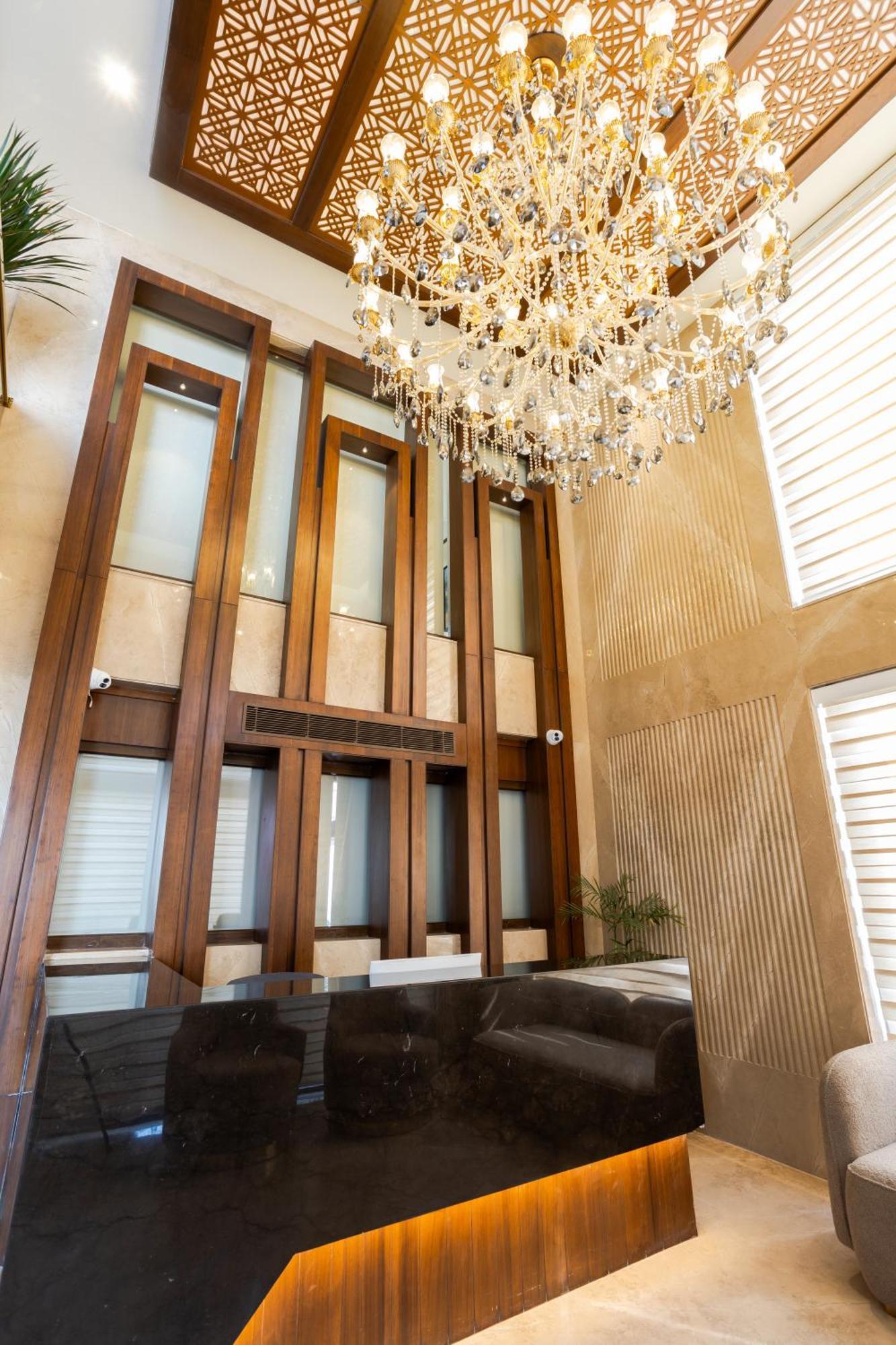 Hotel Golden Aura