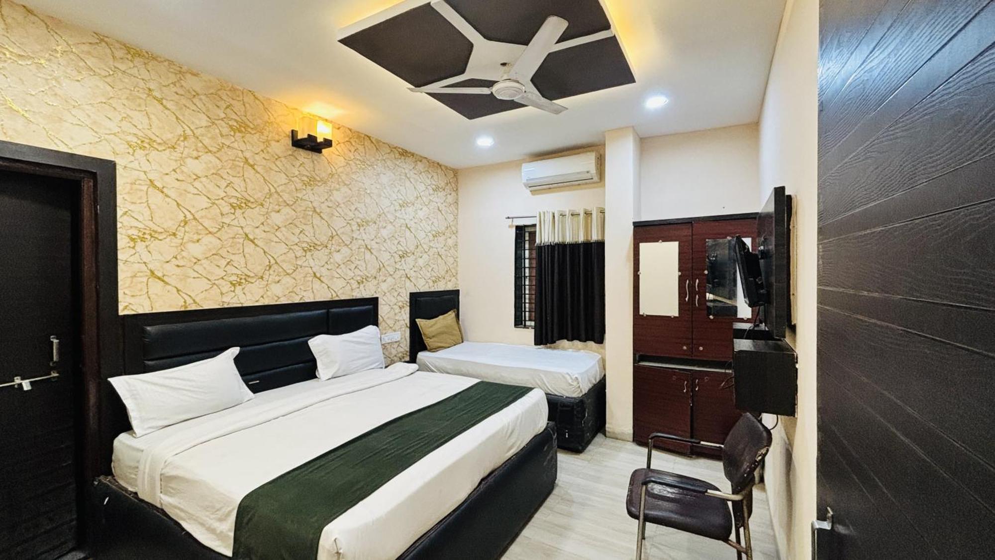 Yo94 4* Indore