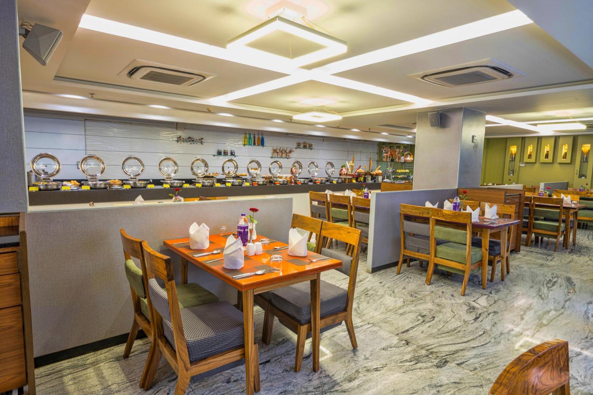 Hotel Effotel By Sayaji 4*