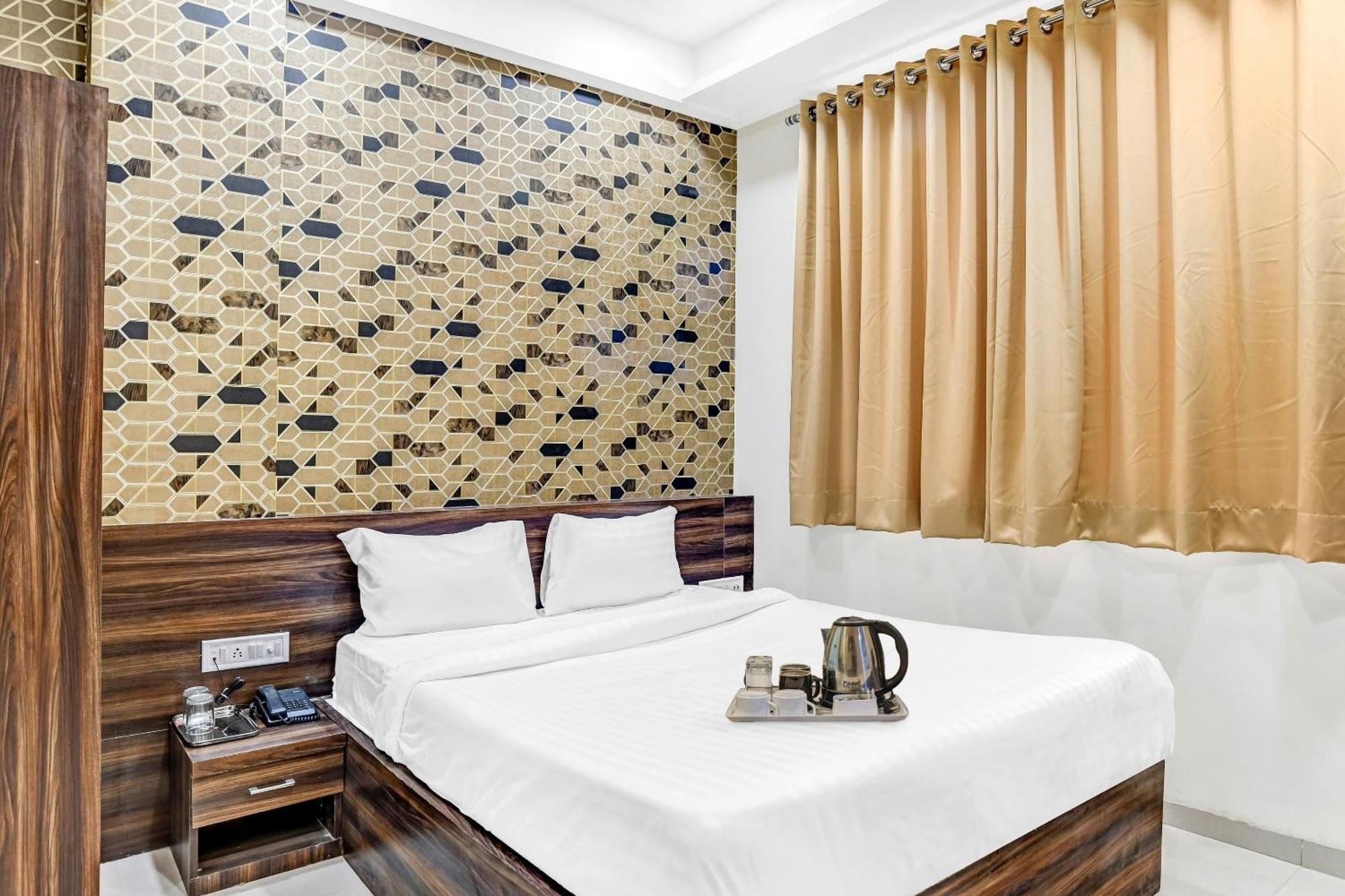 Hotel O Chandragupta 4*
