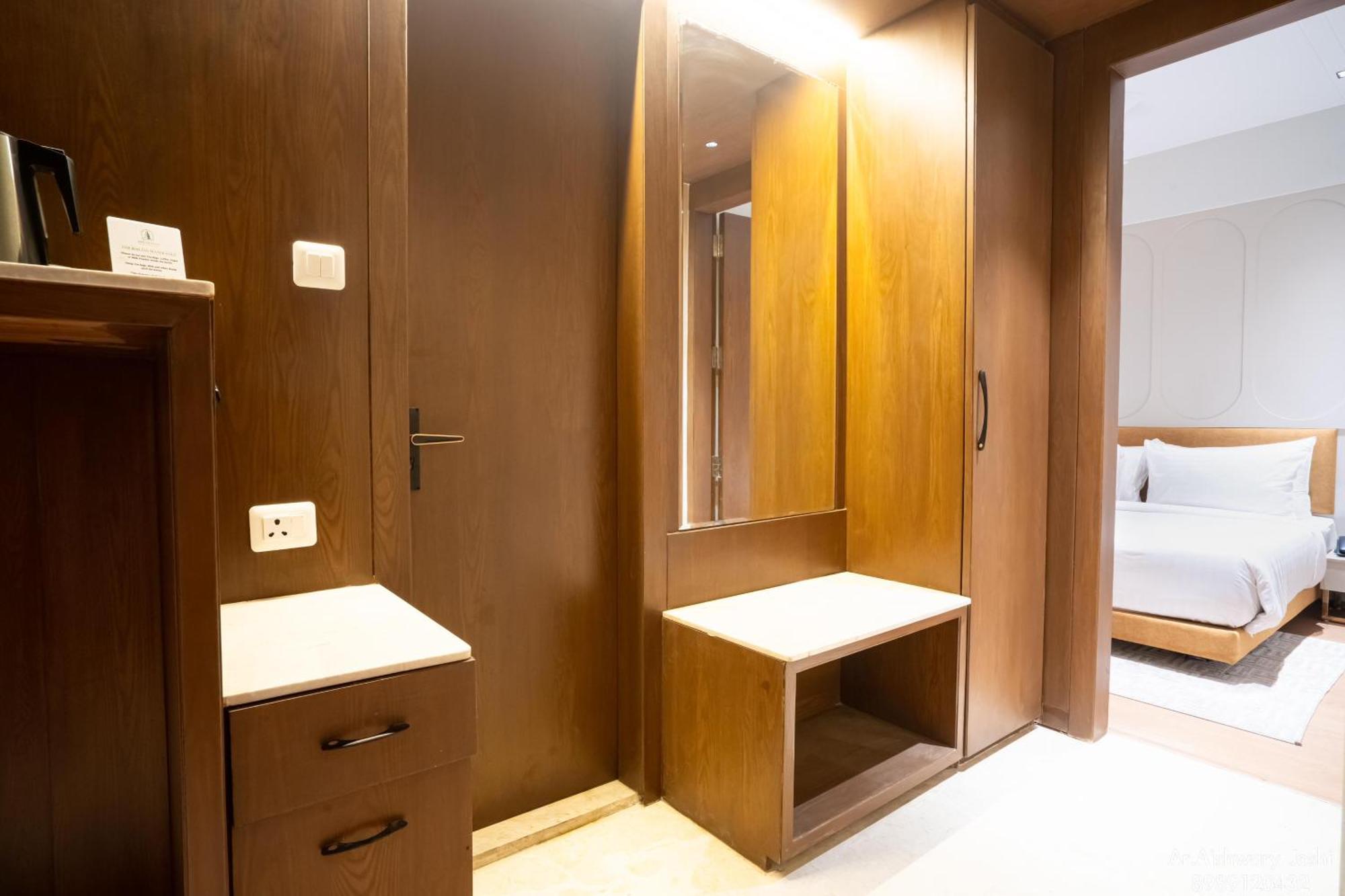 Abhinandanam Hotel 4*