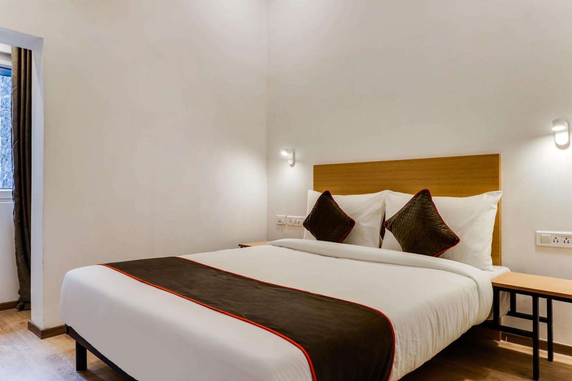 Hotel Super Townhouse Gandhi Hall Indore
