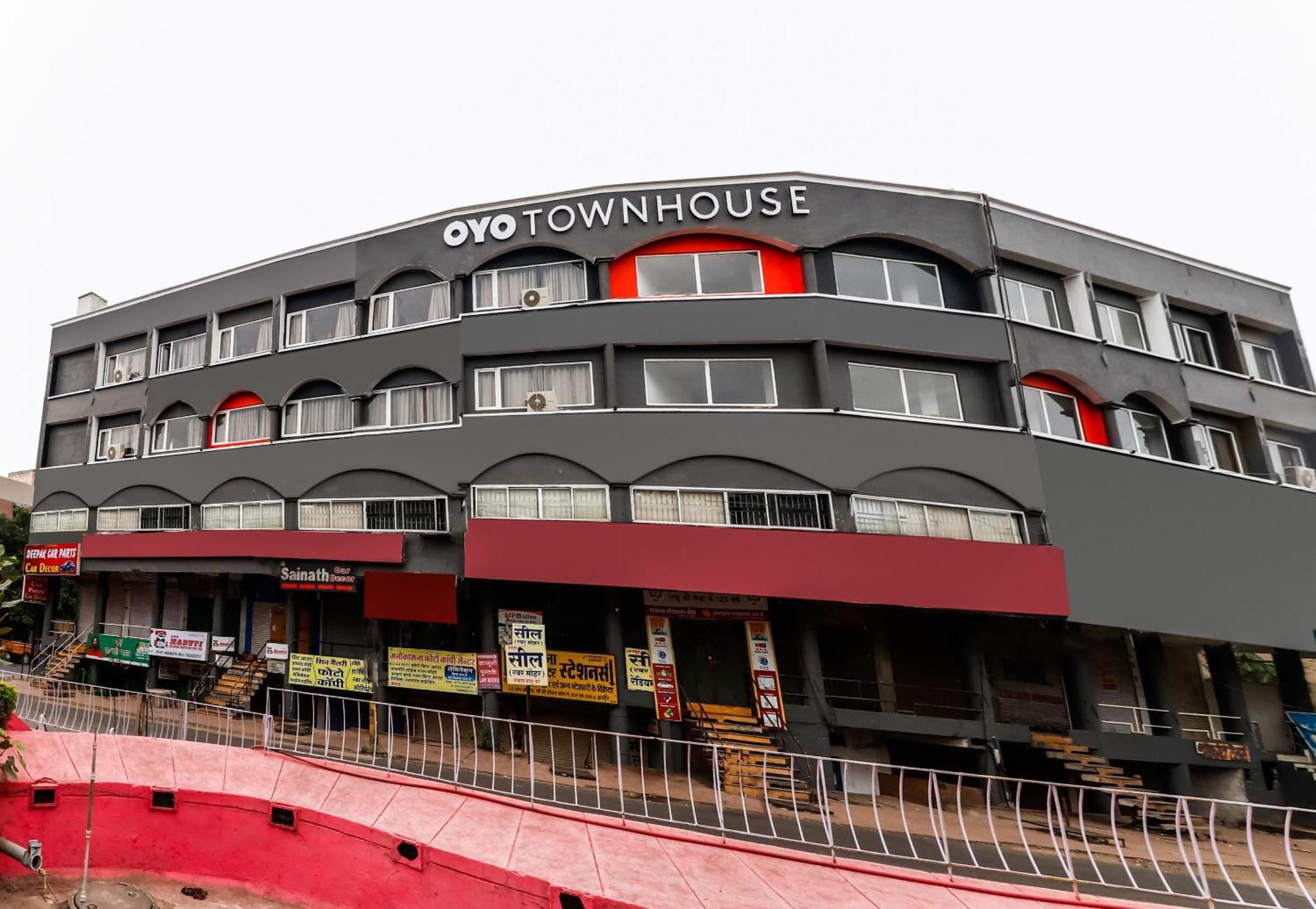 Hotel Super Townhouse Gandhi Hall