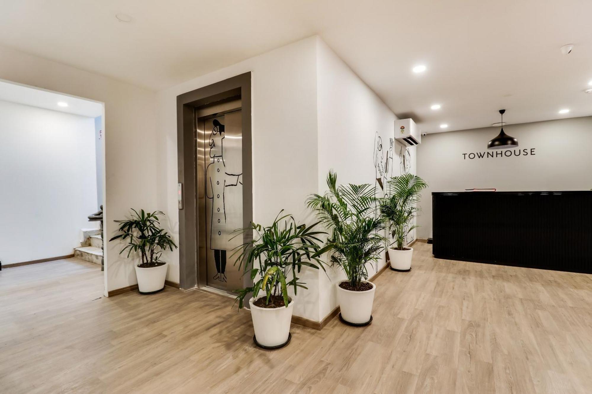 Hotel Super Townhouse Gandhi Hall