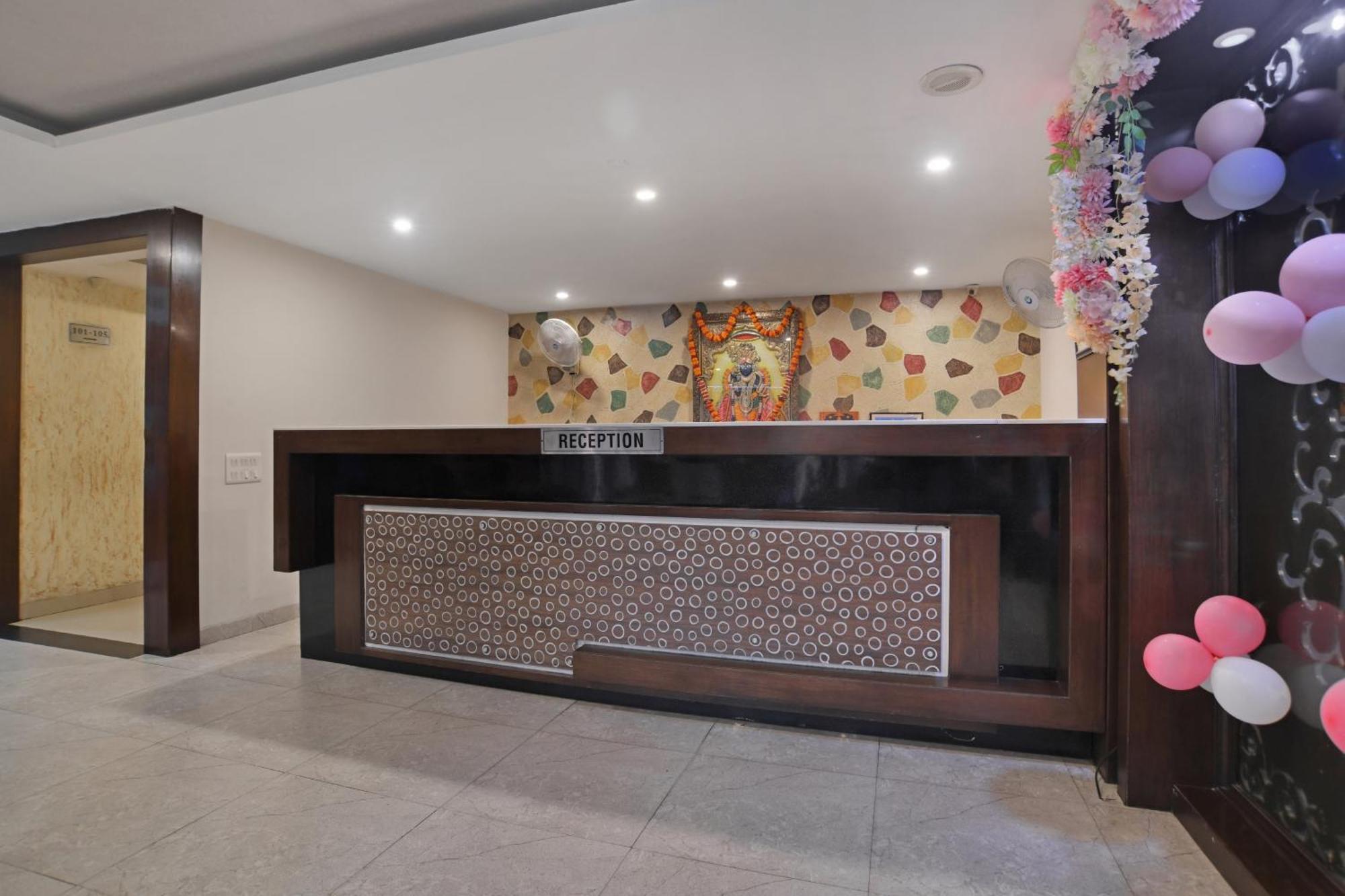 Hotel Super Townhouse Divya Palace