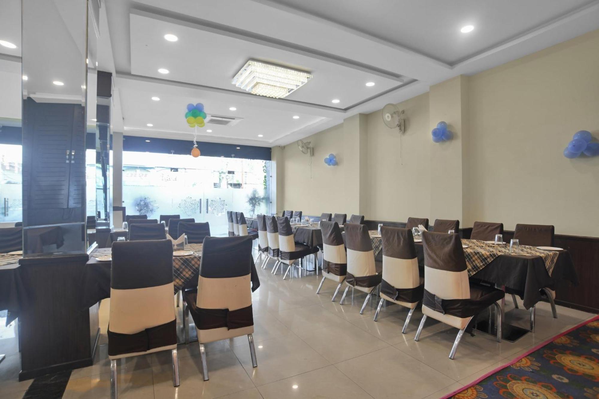 Hotel Super Townhouse Divya Palace