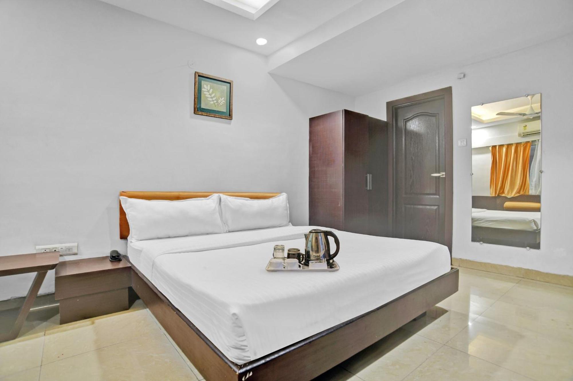 Hotel Super Townhouse Divya Palace