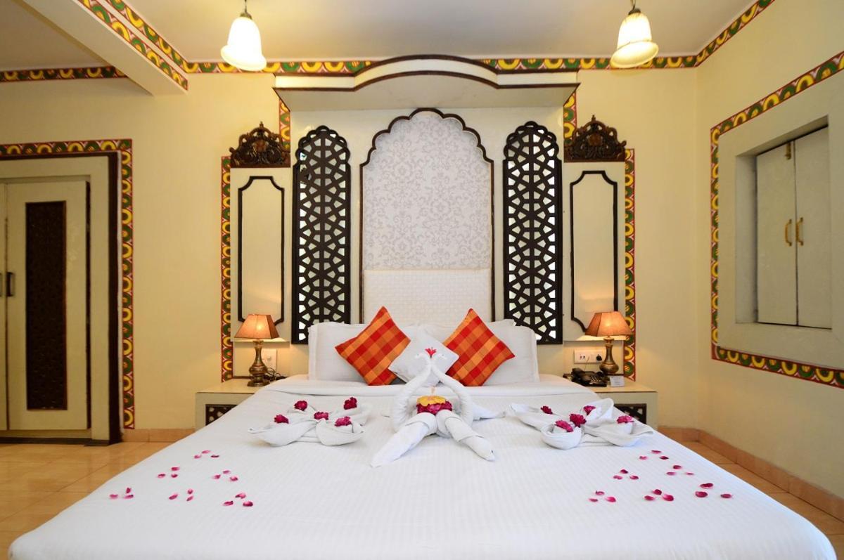 Chokhi Dhani Hotel 3*