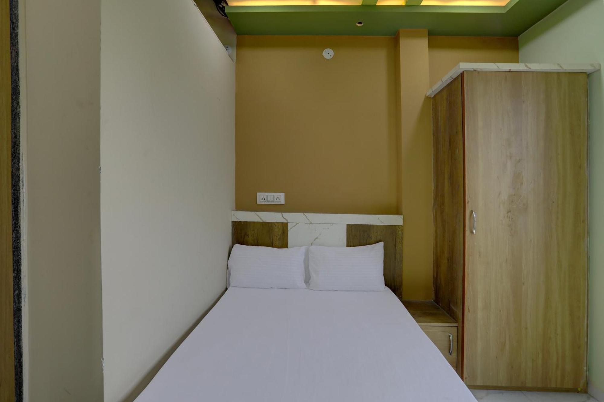 Spot On Ronak Place 3* Indore