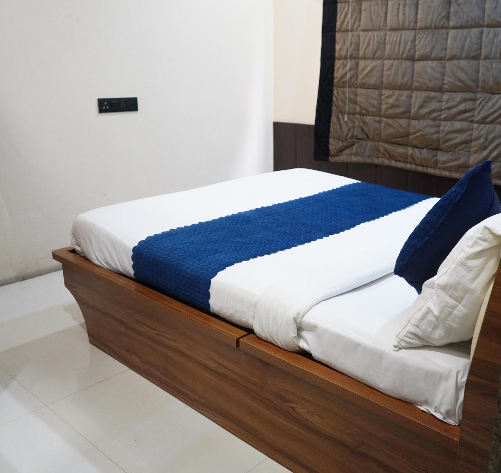 Stay10 Apartment Indore